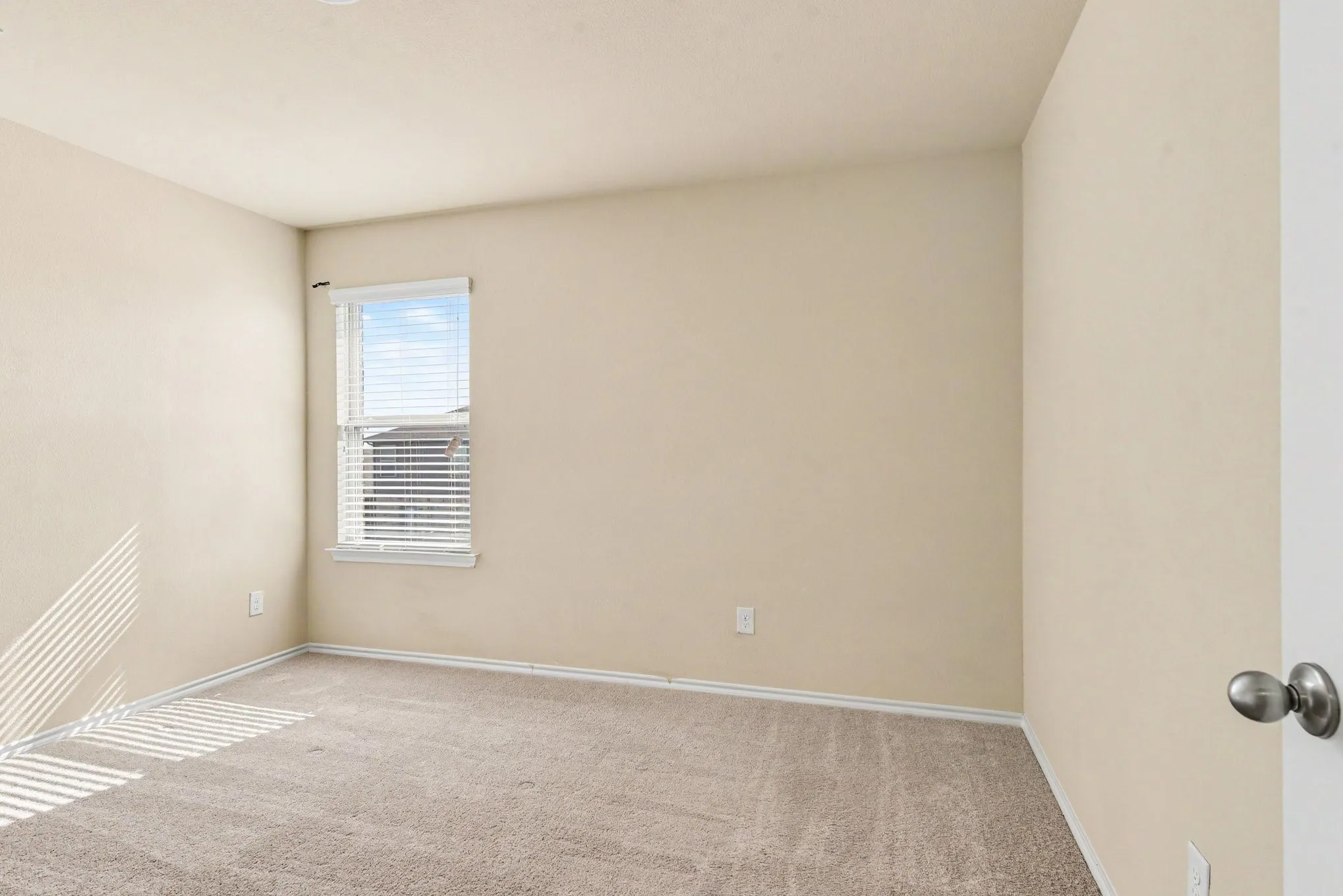 Single Family Residence For Sale in Kaufman County , 2315 Julia Lane, Forney, Texas 75126, 5 Bedroom, 3 Bathroom, 2 Garage spaces, 2,671 Sqft, built in 2018, mls#21389118, Real Estate Agent in Forney, Homes For Sale in Kaufman county, Homes For Sale in Forney, Realtor in Forney Texas, Real Estate Brokerage Independent Realty Texas, Luminita Cordes Realtor
