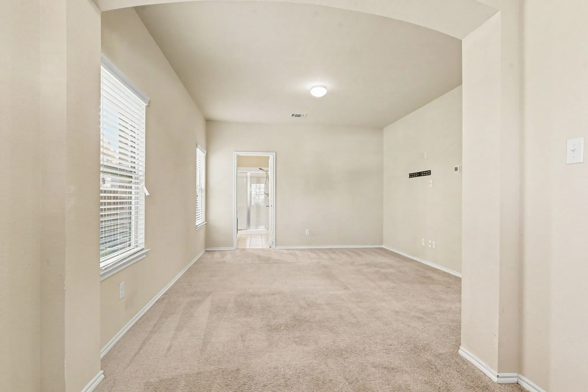 Single Family Residence For Sale in Kaufman County , 2315 Julia Lane, Forney, Texas 75126, 5 Bedroom, 3 Bathroom, 2 Garage spaces, 2,671 Sqft, built in 2018, mls#21389118, Real Estate Agent in Forney, Homes For Sale in Kaufman county, Homes For Sale in Forney, Realtor in Forney Texas, Real Estate Brokerage Independent Realty Texas, Luminita Cordes Realtor