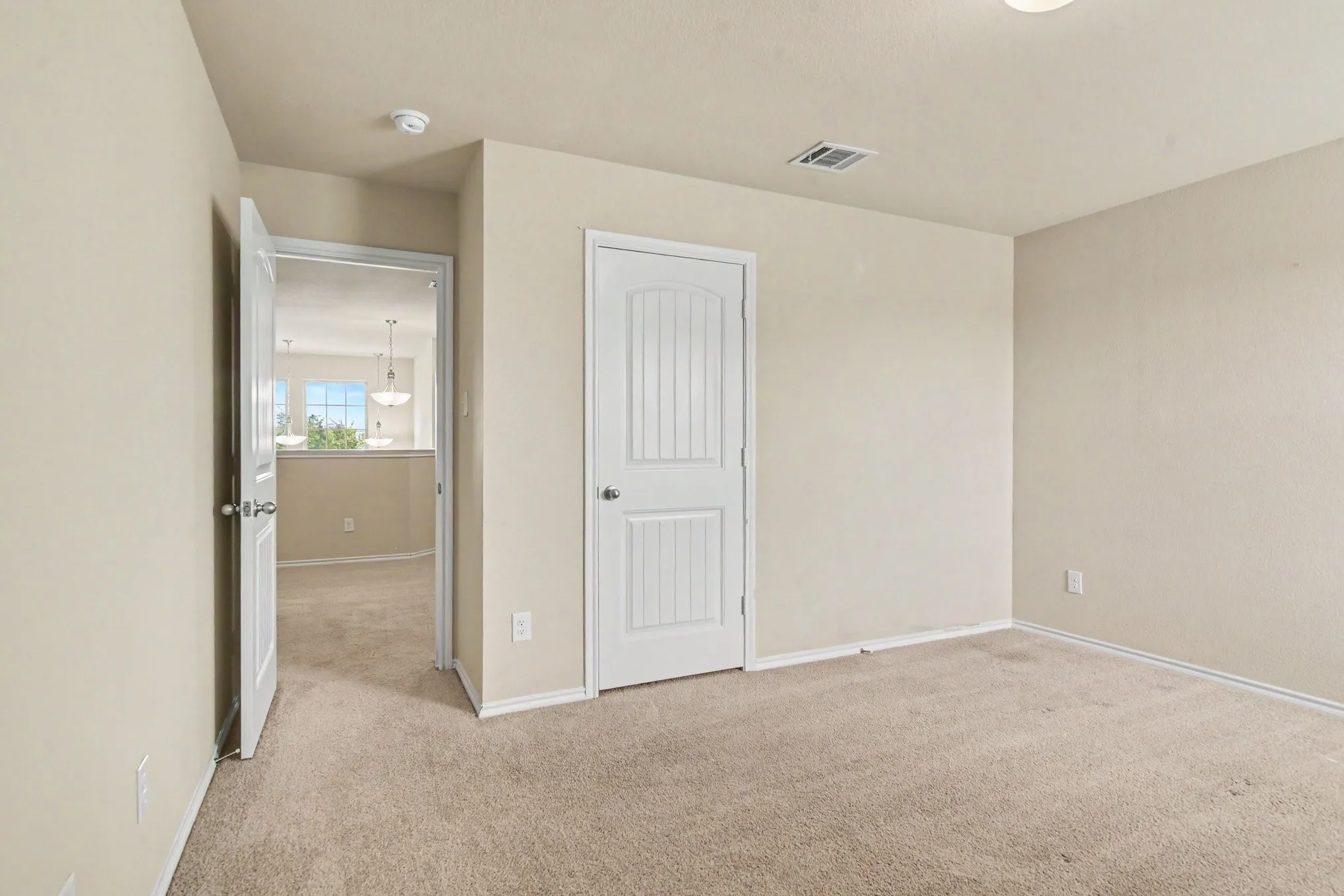 Single Family Residence For Sale in Kaufman County , 2315 Julia Lane, Forney, Texas 75126, 5 Bedroom, 3 Bathroom, 2 Garage spaces, 2,671 Sqft, built in 2018, mls#21389118, Real Estate Agent in Forney, Homes For Sale in Kaufman county, Homes For Sale in Forney, Realtor in Forney Texas, Real Estate Brokerage Independent Realty Texas, Luminita Cordes Realtor