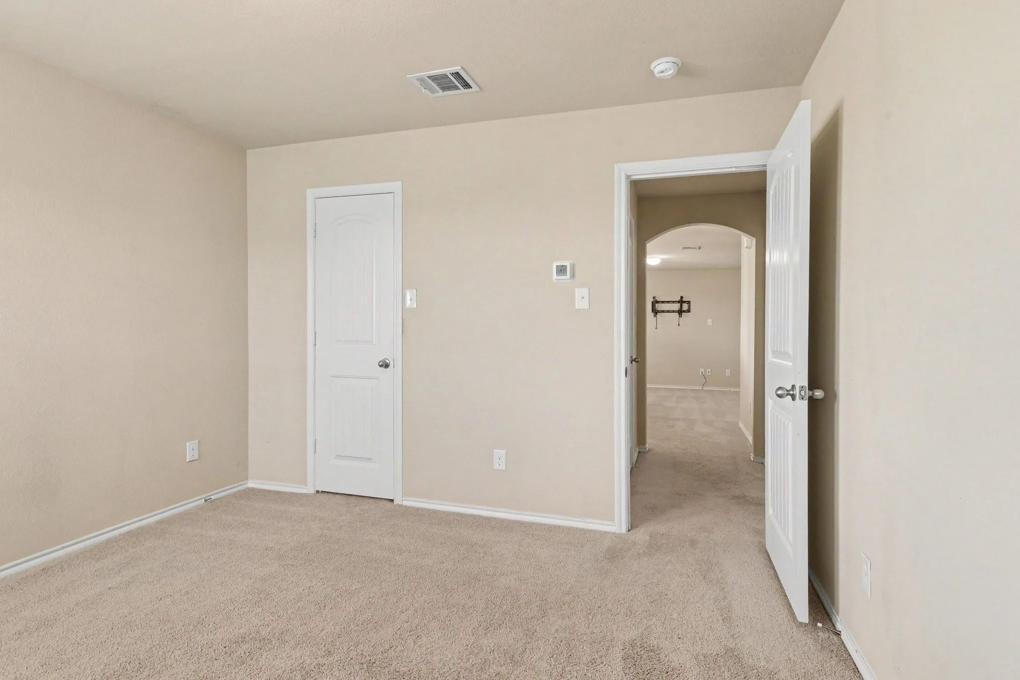 Single Family Residence For Sale in Kaufman County , 2315 Julia Lane, Forney, Texas 75126, 5 Bedroom, 3 Bathroom, 2 Garage spaces, 2,671 Sqft, built in 2018, mls#21389118, Real Estate Agent in Forney, Homes For Sale in Kaufman county, Homes For Sale in Forney, Realtor in Forney Texas, Real Estate Brokerage Independent Realty Texas, Luminita Cordes Realtor