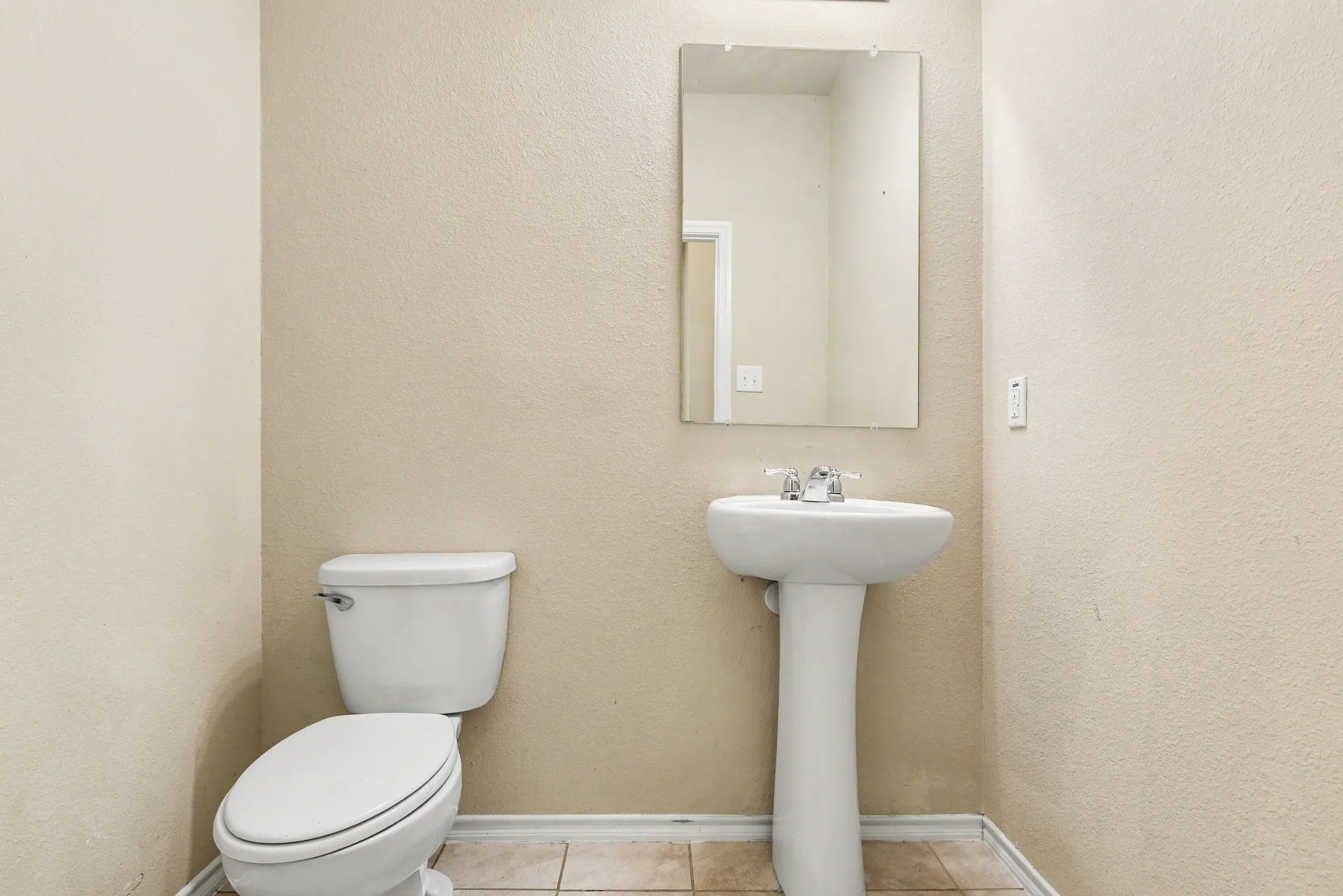 Single Family Residence For Sale in Kaufman County , 2315 Julia Lane, Forney, Texas 75126, 5 Bedroom, 3 Bathroom, 2 Garage spaces, 2,671 Sqft, built in 2018, mls#21389118, Real Estate Agent in Forney, Homes For Sale in Kaufman county, Homes For Sale in Forney, Realtor in Forney Texas, Real Estate Brokerage Independent Realty Texas, Luminita Cordes Realtor