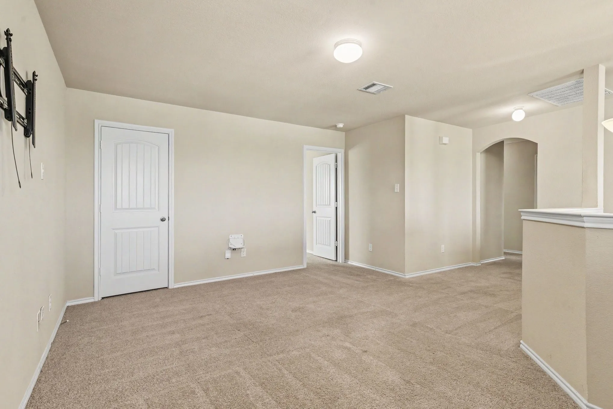 Single Family Residence For Sale in Kaufman County , 2315 Julia Lane, Forney, Texas 75126, 5 Bedroom, 3 Bathroom, 2 Garage spaces, 2,671 Sqft, built in 2018, mls#21389118, Real Estate Agent in Forney, Homes For Sale in Kaufman county, Homes For Sale in Forney, Realtor in Forney Texas, Real Estate Brokerage Independent Realty Texas, Luminita Cordes Realtor