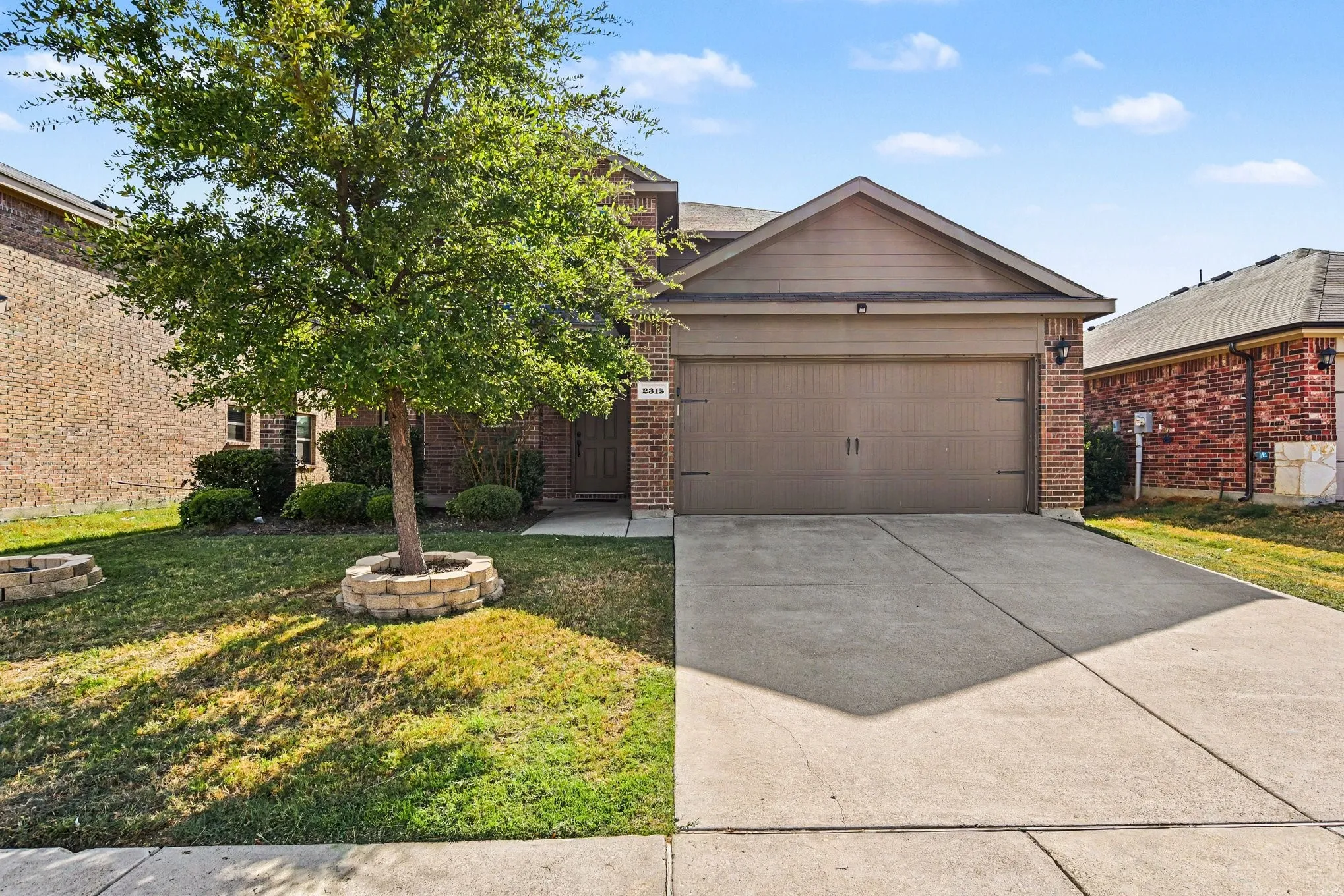 Single Family Residence For Sale in Kaufman County , 2315 Julia Lane, Forney, Texas 75126, 5 Bedroom, 3 Bathroom, 2 Garage spaces, 2,671 Sqft, built in 2018, mls#21389118, Real Estate Agent in Forney, Homes For Sale in Kaufman county, Homes For Sale in Forney, Realtor in Forney Texas, Real Estate Brokerage Independent Realty Texas, Luminita Cordes Realtor