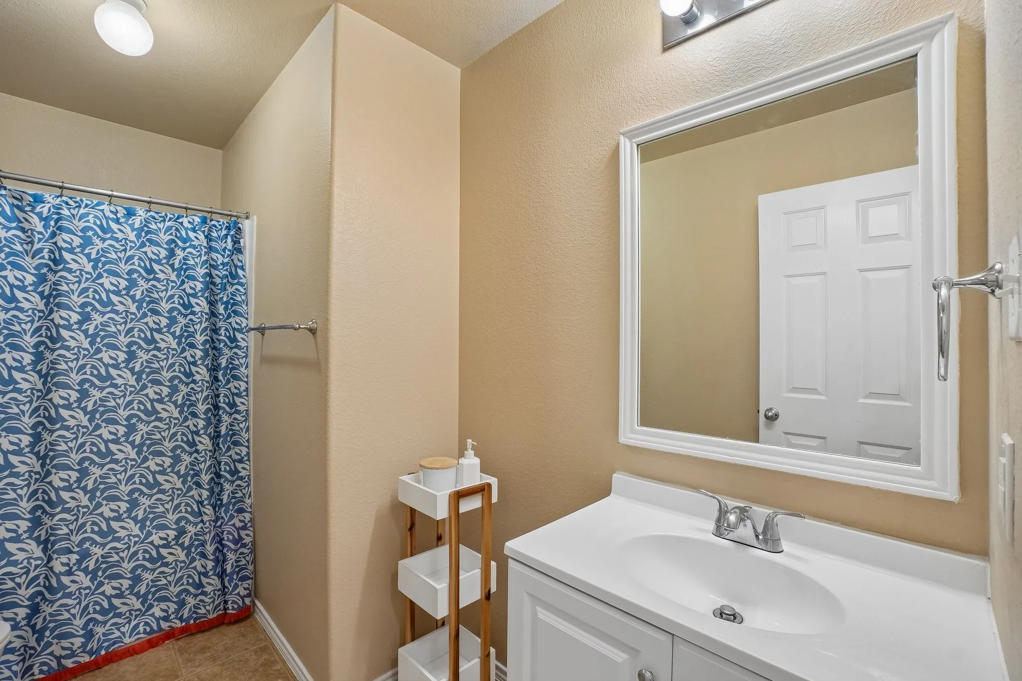 Single Family Residence For Sale in Denton County , 5530 Exeter Drive, Prosper, Texas 75078, 3 Bedroom, 2 Bathroom, 2 Garage spaces, 1,554 Sqft, built in 2008, mls#21385332, Real Estate Agent in Prosper, Homes For Sale in Denton county, Homes For Sale in Prosper, Realtor in Prosper Texas, Real Estate Brokerage Independent Realty Texas, Luminita Cordes Realtor