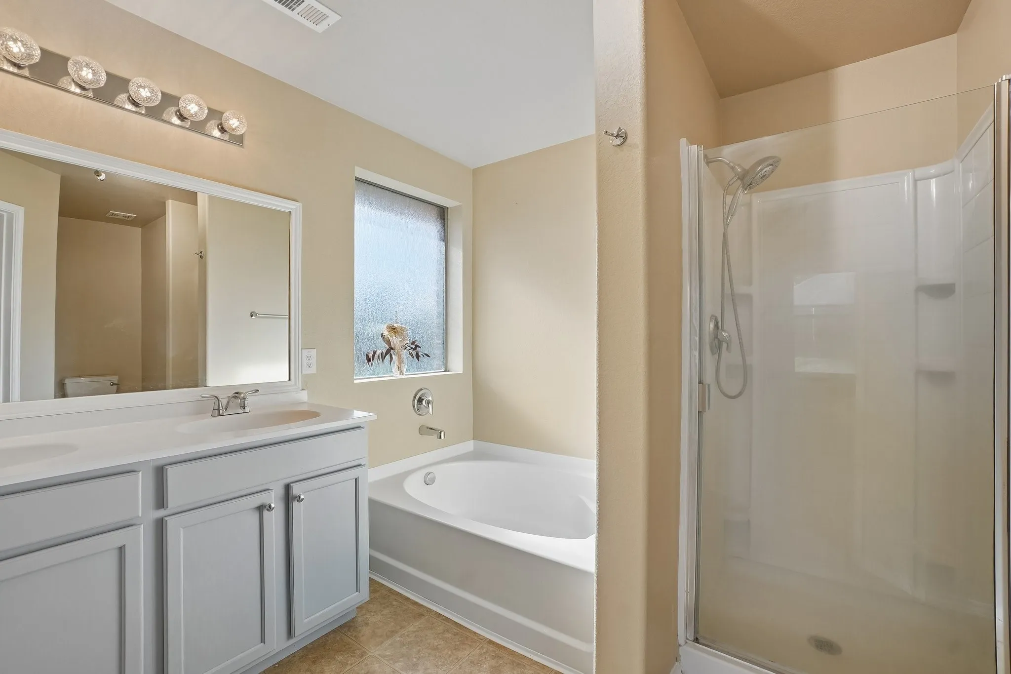 Single Family Residence For Sale in Denton County , 5530 Exeter Drive, Prosper, Texas 75078, 3 Bedroom, 2 Bathroom, 2 Garage spaces, 1,554 Sqft, built in 2008, mls#21385332, Real Estate Agent in Prosper, Homes For Sale in Denton county, Homes For Sale in Prosper, Realtor in Prosper Texas, Real Estate Brokerage Independent Realty Texas, Luminita Cordes Realtor