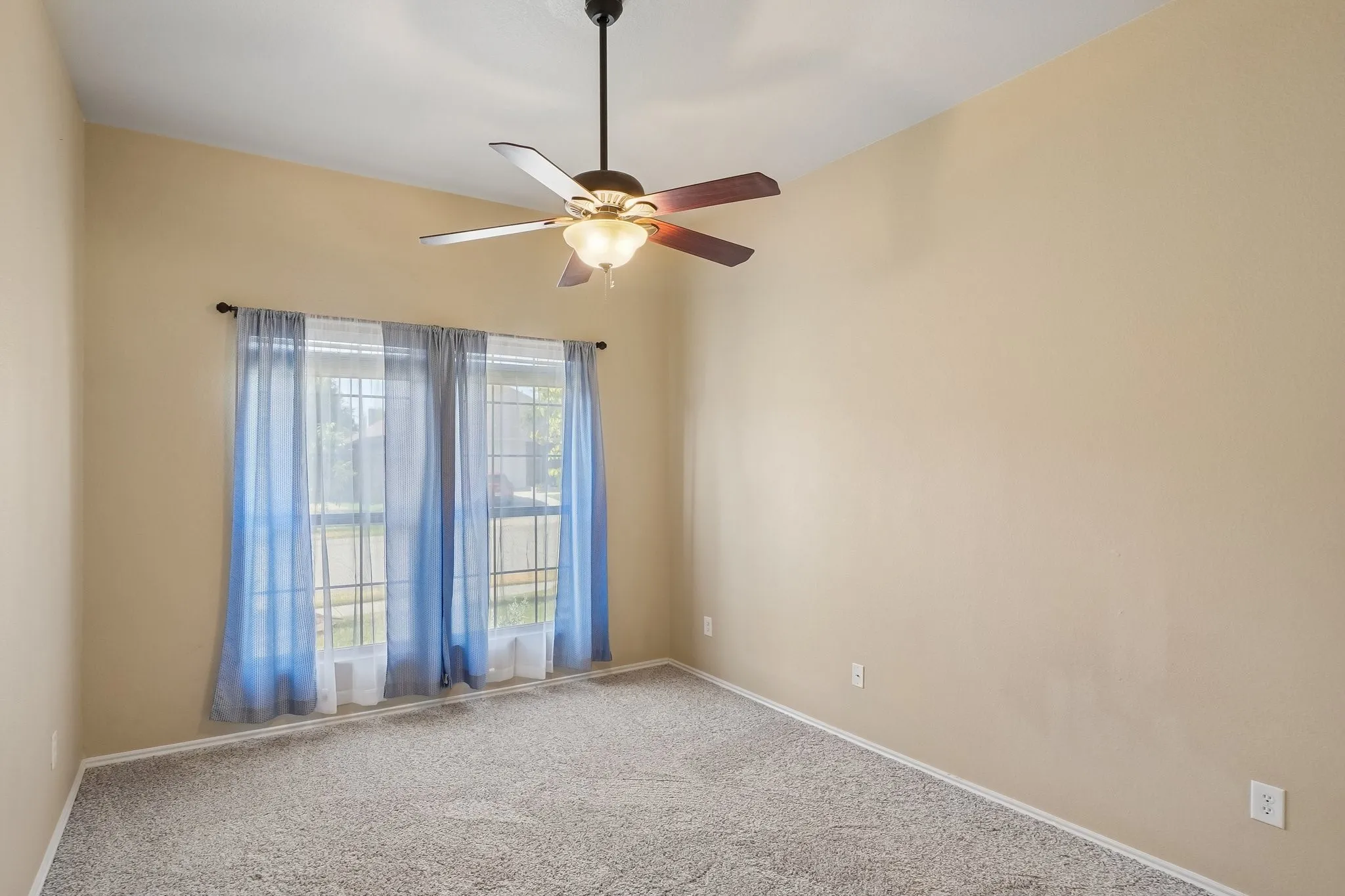 Single Family Residence For Sale in Denton County , 5530 Exeter Drive, Prosper, Texas 75078, 3 Bedroom, 2 Bathroom, 2 Garage spaces, 1,554 Sqft, built in 2008, mls#21385332, Real Estate Agent in Prosper, Homes For Sale in Denton county, Homes For Sale in Prosper, Realtor in Prosper Texas, Real Estate Brokerage Independent Realty Texas, Luminita Cordes Realtor