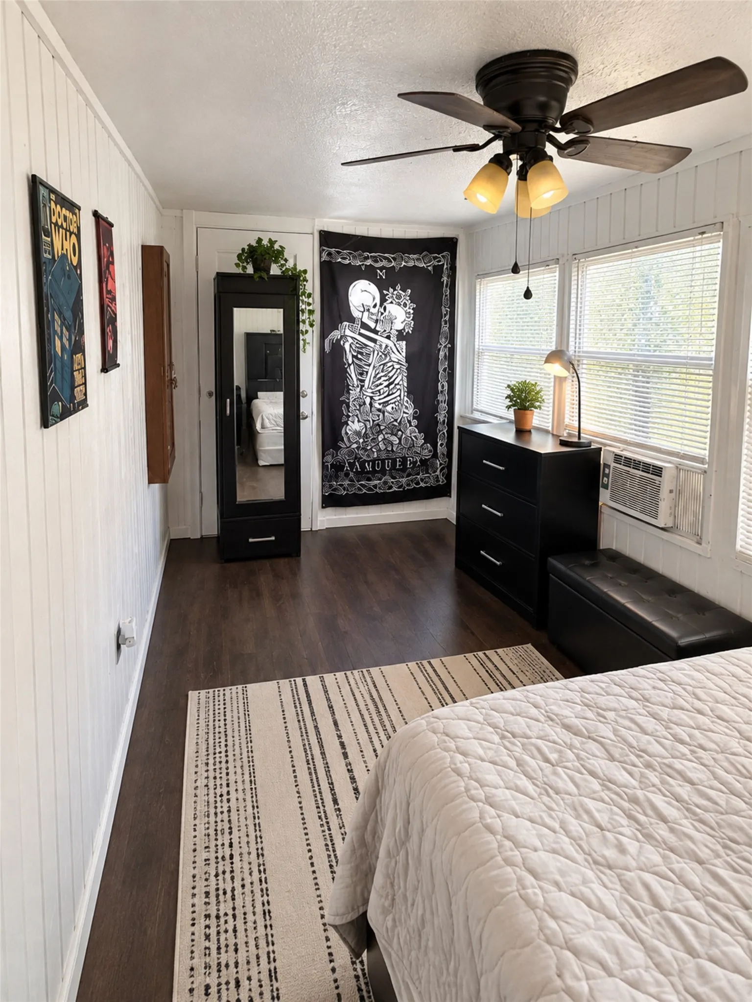 Mobile Home For Sale in Denton County , 7443 Anderlan, The Colony, Texas 75056, 2 Bedroom, 1 Bathroom, Garage spaces, 774 Sqft, built in 1978, mls#21389059, Real Estate Agent in The Colony, Homes For Sale in Denton county, Homes For Sale in The Colony, Realtor in The Colony Texas, Real Estate Brokerage Independent Realty Texas, Luminita Cordes Realtor