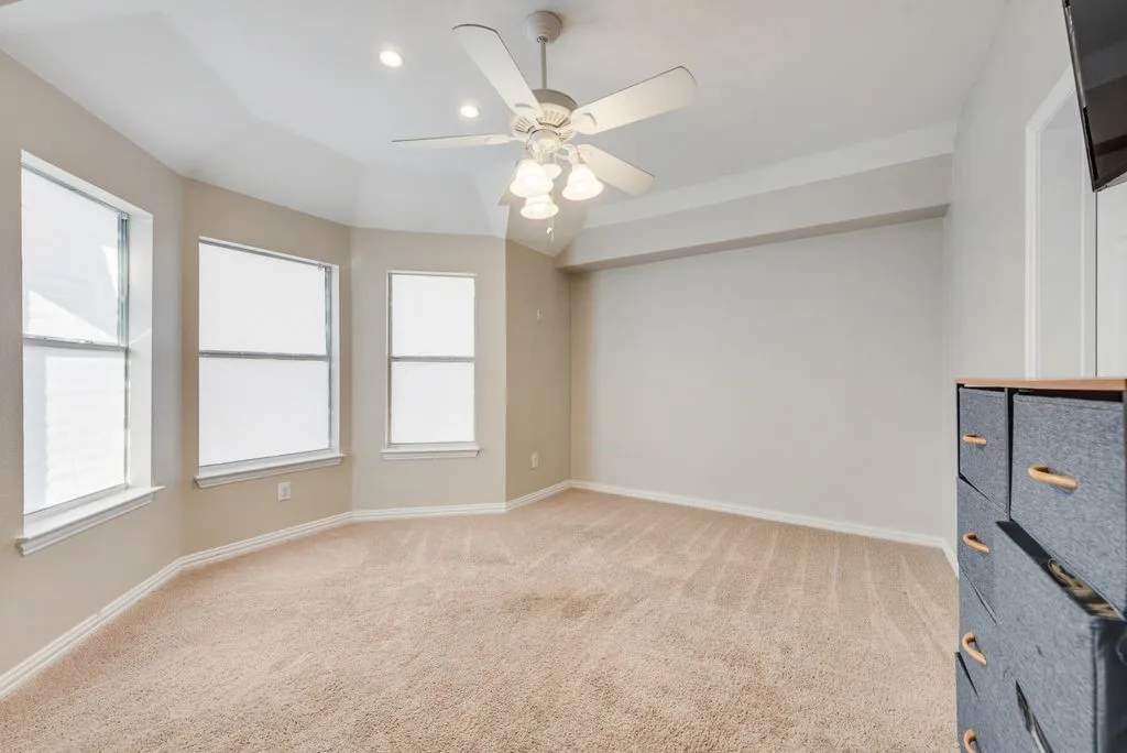 Single Family Residence For Sale in Tarrant County , 2300 Springmere Drive, Arlington, Texas 76012, 4 Bedroom, 3 Bathroom, 2 Garage spaces, 2,404 Sqft, built in 2001, mls#21387398, Real Estate Agent in Arlington, Homes For Sale in Tarrant county, Homes For Sale in Arlington, Realtor in Arlington Texas, Real Estate Brokerage Independent Realty Texas, Luminita Cordes Realtor