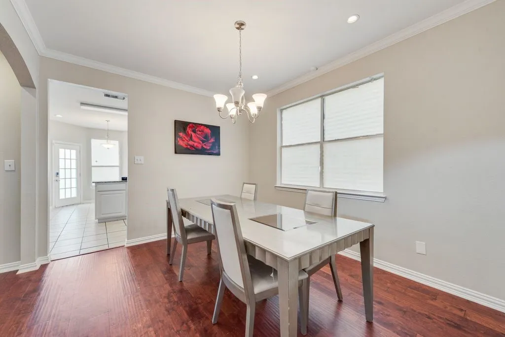 Single Family Residence For Sale in Tarrant County , 2300 Springmere Drive, Arlington, Texas 76012, 4 Bedroom, 3 Bathroom, 2 Garage spaces, 2,404 Sqft, built in 2001, mls#21387398, Real Estate Agent in Arlington, Homes For Sale in Tarrant county, Homes For Sale in Arlington, Realtor in Arlington Texas, Real Estate Brokerage Independent Realty Texas, Luminita Cordes Realtor