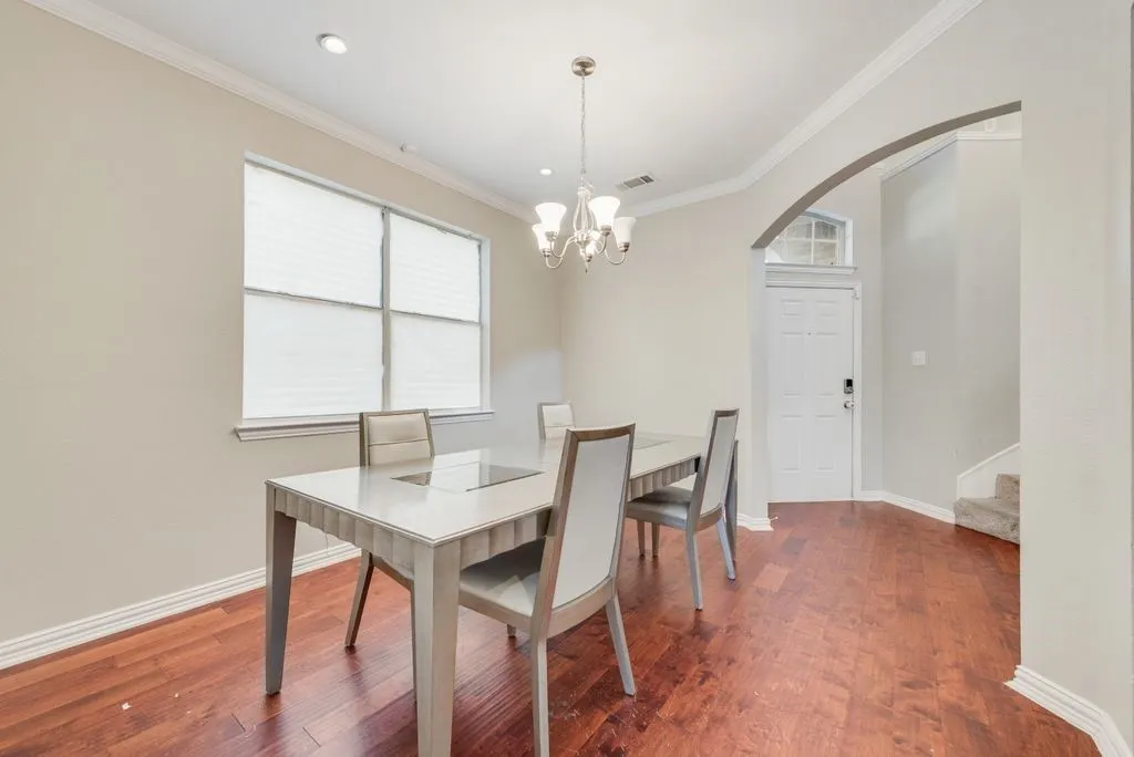 Single Family Residence For Sale in Tarrant County , 2300 Springmere Drive, Arlington, Texas 76012, 4 Bedroom, 3 Bathroom, 2 Garage spaces, 2,404 Sqft, built in 2001, mls#21387398, Real Estate Agent in Arlington, Homes For Sale in Tarrant county, Homes For Sale in Arlington, Realtor in Arlington Texas, Real Estate Brokerage Independent Realty Texas, Luminita Cordes Realtor