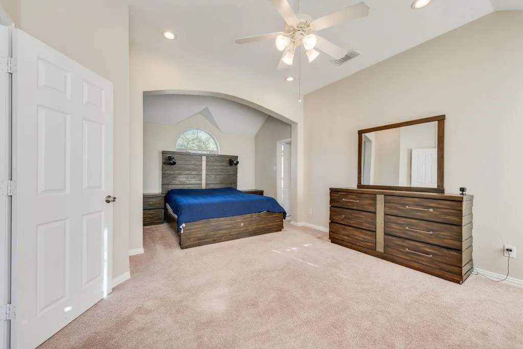 Single Family Residence For Sale in Tarrant County , 2300 Springmere Drive, Arlington, Texas 76012, 4 Bedroom, 3 Bathroom, 2 Garage spaces, 2,404 Sqft, built in 2001, mls#21387398, Real Estate Agent in Arlington, Homes For Sale in Tarrant county, Homes For Sale in Arlington, Realtor in Arlington Texas, Real Estate Brokerage Independent Realty Texas, Luminita Cordes Realtor