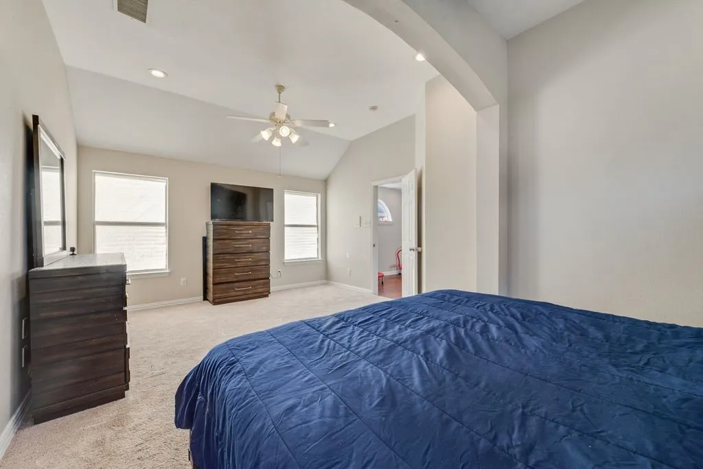 Single Family Residence For Sale in Tarrant County , 2300 Springmere Drive, Arlington, Texas 76012, 4 Bedroom, 3 Bathroom, 2 Garage spaces, 2,404 Sqft, built in 2001, mls#21387398, Real Estate Agent in Arlington, Homes For Sale in Tarrant county, Homes For Sale in Arlington, Realtor in Arlington Texas, Real Estate Brokerage Independent Realty Texas, Luminita Cordes Realtor
