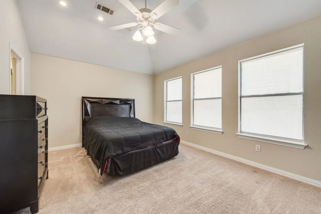 Single Family Residence For Sale in Tarrant County , 2300 Springmere Drive, Arlington, Texas 76012, 4 Bedroom, 3 Bathroom, 2 Garage spaces, 2,404 Sqft, built in 2001, mls#21387398, Real Estate Agent in Arlington, Homes For Sale in Tarrant county, Homes For Sale in Arlington, Realtor in Arlington Texas, Real Estate Brokerage Independent Realty Texas, Luminita Cordes Realtor