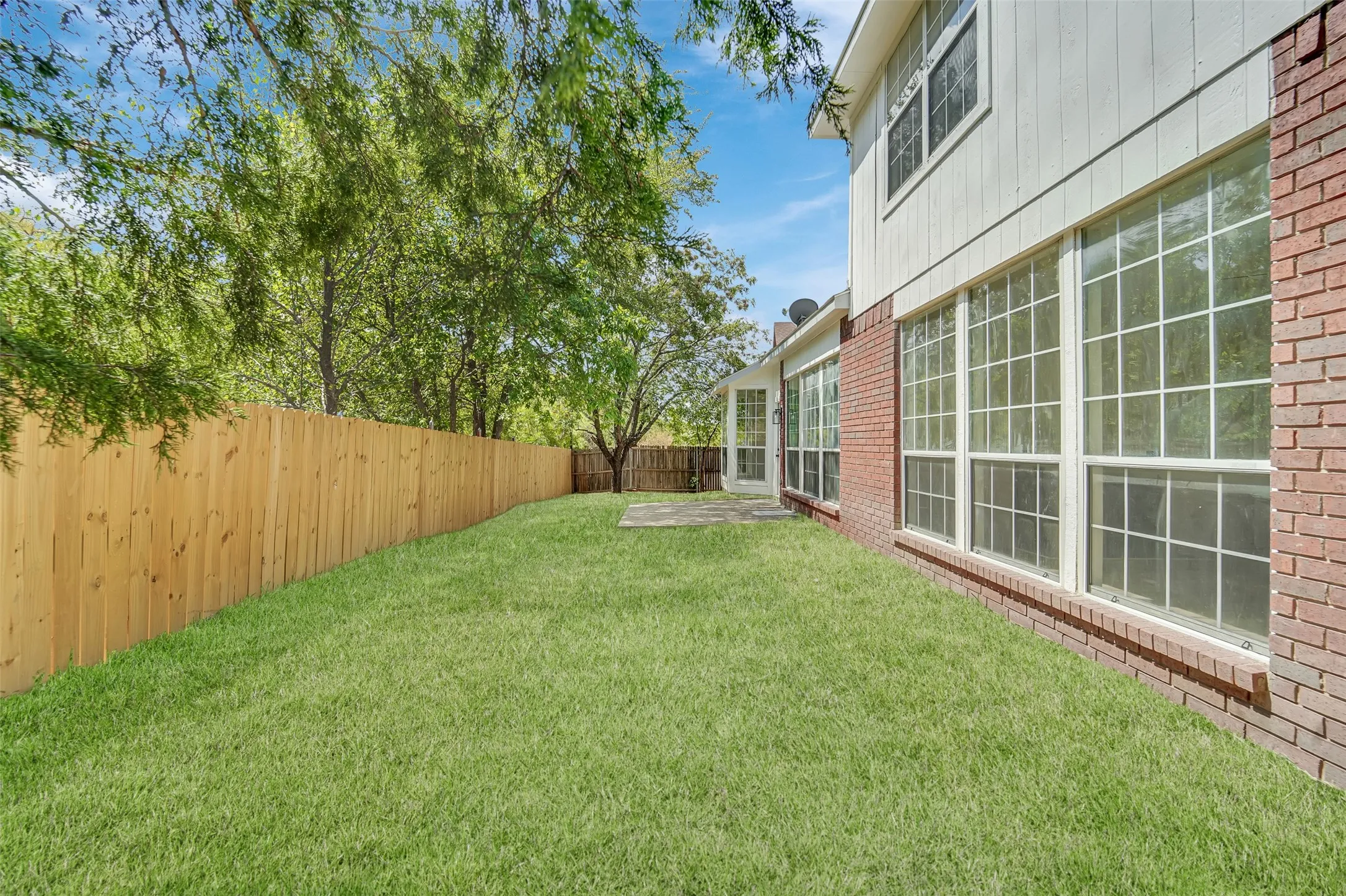 Single Family Residence For Sale in Dallas County , 8316 Autumncrest Court, Dallas, Texas 75249, 4 Bedroom, 3 Bathroom, 2 Garage spaces, 2,201 Sqft, built in 1989, mls#21385366, Real Estate Agent in Dallas, Homes For Sale in Dallas county, Homes For Sale in Dallas, Realtor in Dallas Texas, Real Estate Brokerage Independent Realty Texas, Luminita Cordes Realtor