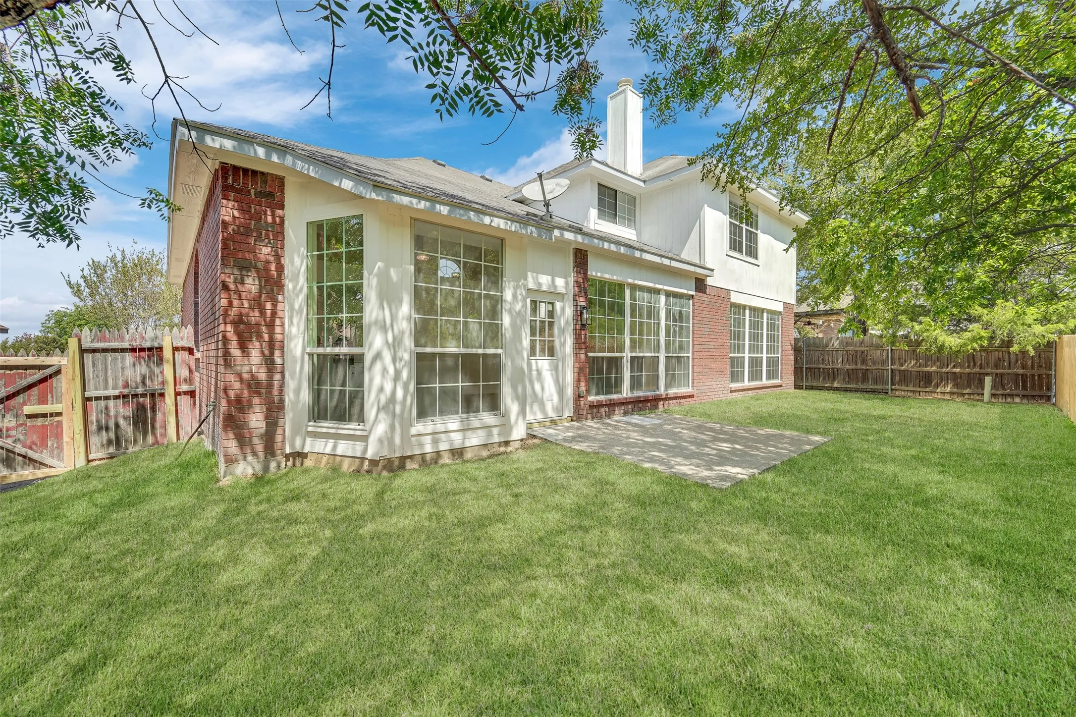 Single Family Residence For Sale in Dallas County , 8316 Autumncrest Court, Dallas, Texas 75249, 4 Bedroom, 3 Bathroom, 2 Garage spaces, 2,201 Sqft, built in 1989, mls#21385366, Real Estate Agent in Dallas, Homes For Sale in Dallas county, Homes For Sale in Dallas, Realtor in Dallas Texas, Real Estate Brokerage Independent Realty Texas, Luminita Cordes Realtor
