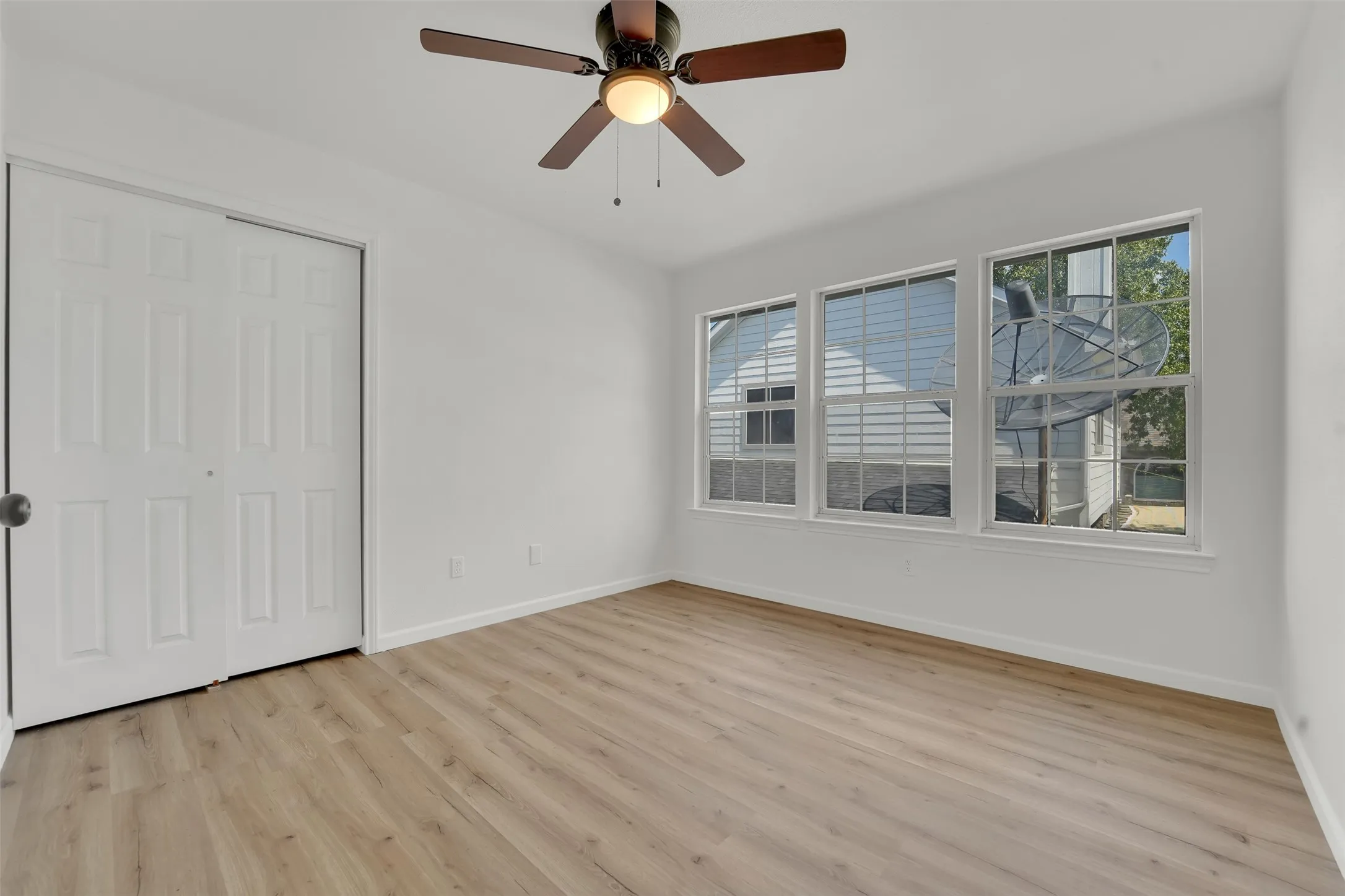 Single Family Residence For Sale in Dallas County , 8316 Autumncrest Court, Dallas, Texas 75249, 4 Bedroom, 3 Bathroom, 2 Garage spaces, 2,201 Sqft, built in 1989, mls#21385366, Real Estate Agent in Dallas, Homes For Sale in Dallas county, Homes For Sale in Dallas, Realtor in Dallas Texas, Real Estate Brokerage Independent Realty Texas, Luminita Cordes Realtor