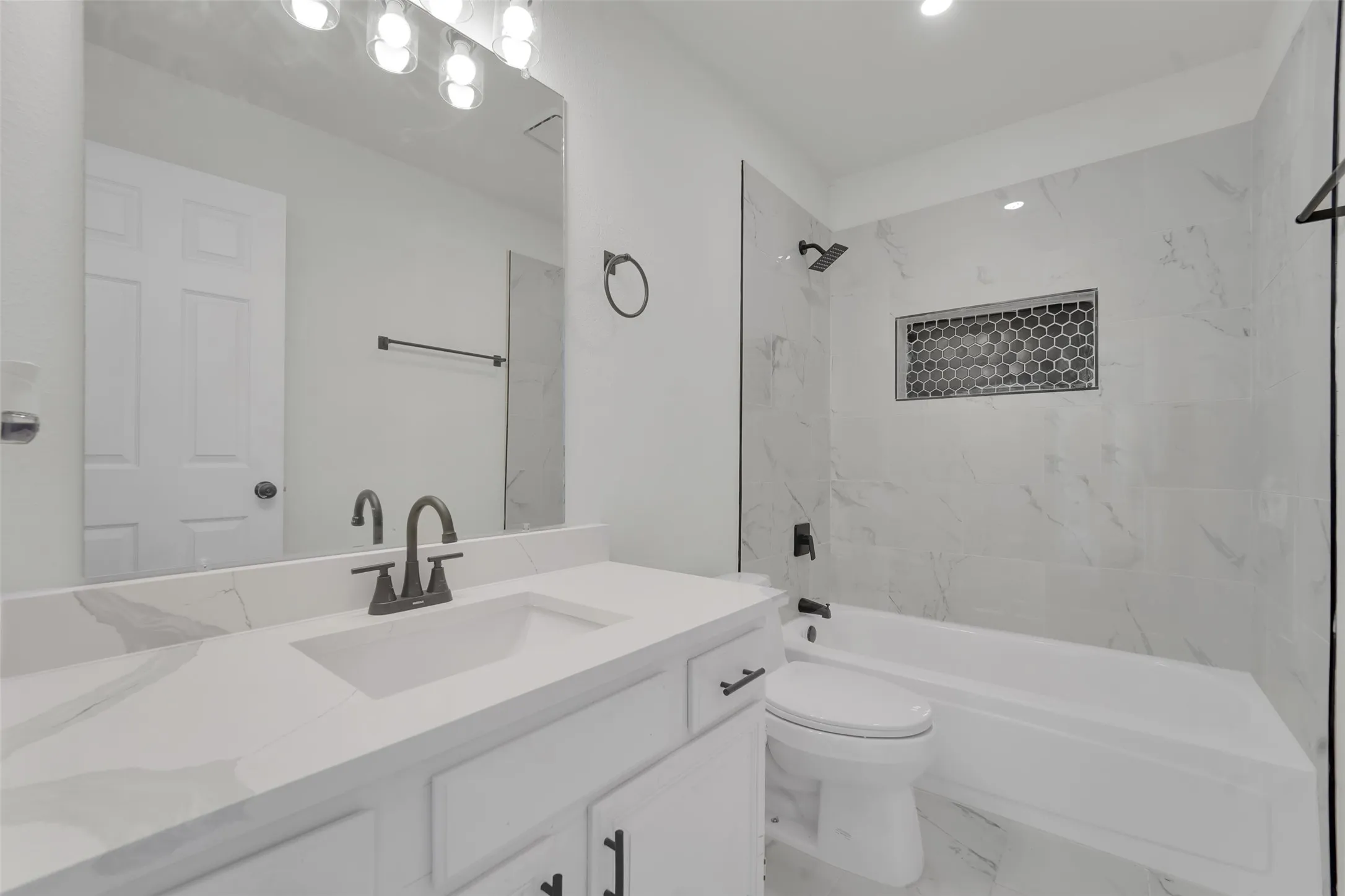 Single Family Residence For Sale in Dallas County , 8316 Autumncrest Court, Dallas, Texas 75249, 4 Bedroom, 3 Bathroom, 2 Garage spaces, 2,201 Sqft, built in 1989, mls#21385366, Real Estate Agent in Dallas, Homes For Sale in Dallas county, Homes For Sale in Dallas, Realtor in Dallas Texas, Real Estate Brokerage Independent Realty Texas, Luminita Cordes Realtor
