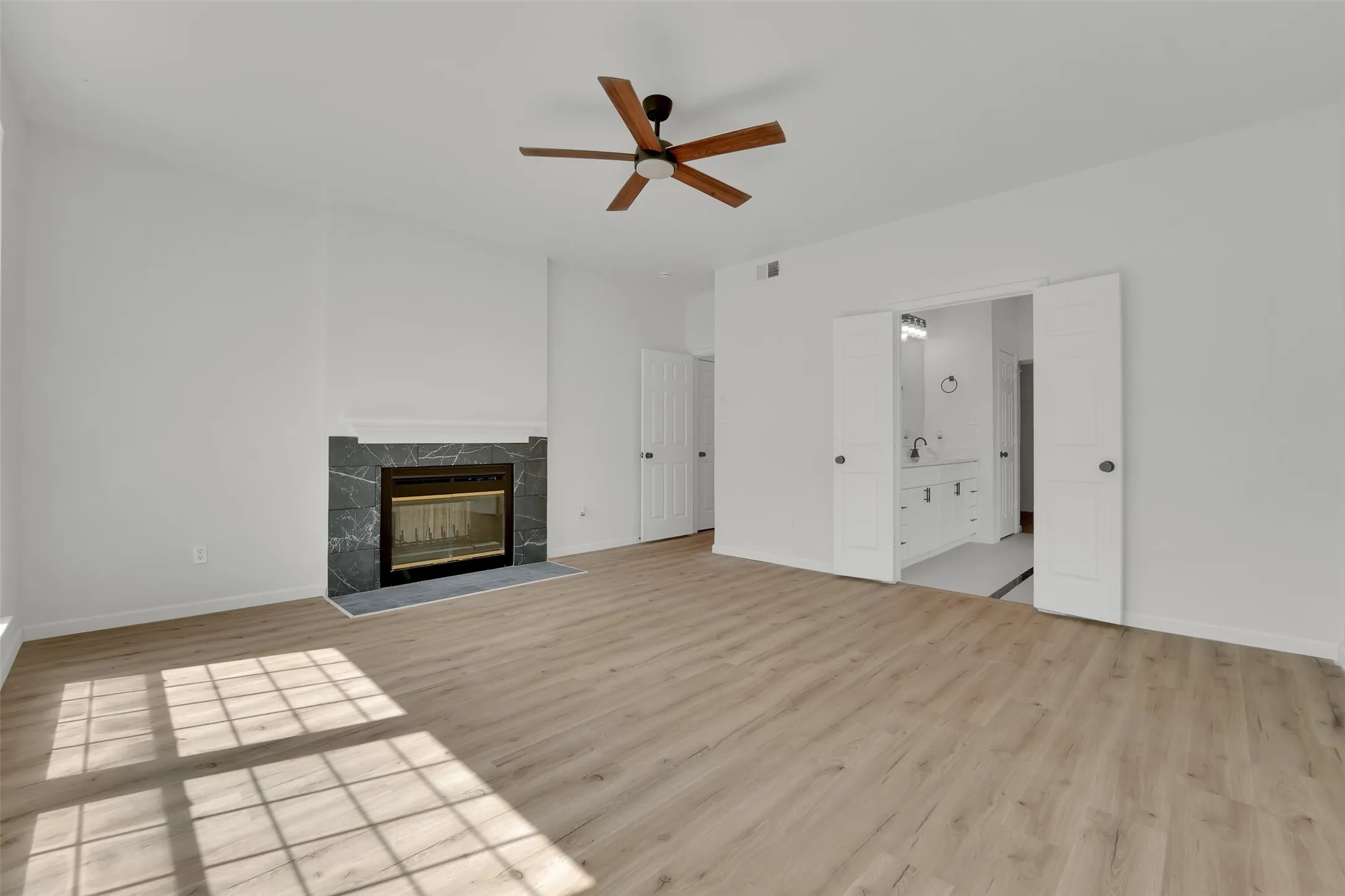 Single Family Residence For Sale in Dallas County , 8316 Autumncrest Court, Dallas, Texas 75249, 4 Bedroom, 3 Bathroom, 2 Garage spaces, 2,201 Sqft, built in 1989, mls#21385366, Real Estate Agent in Dallas, Homes For Sale in Dallas county, Homes For Sale in Dallas, Realtor in Dallas Texas, Real Estate Brokerage Independent Realty Texas, Luminita Cordes Realtor