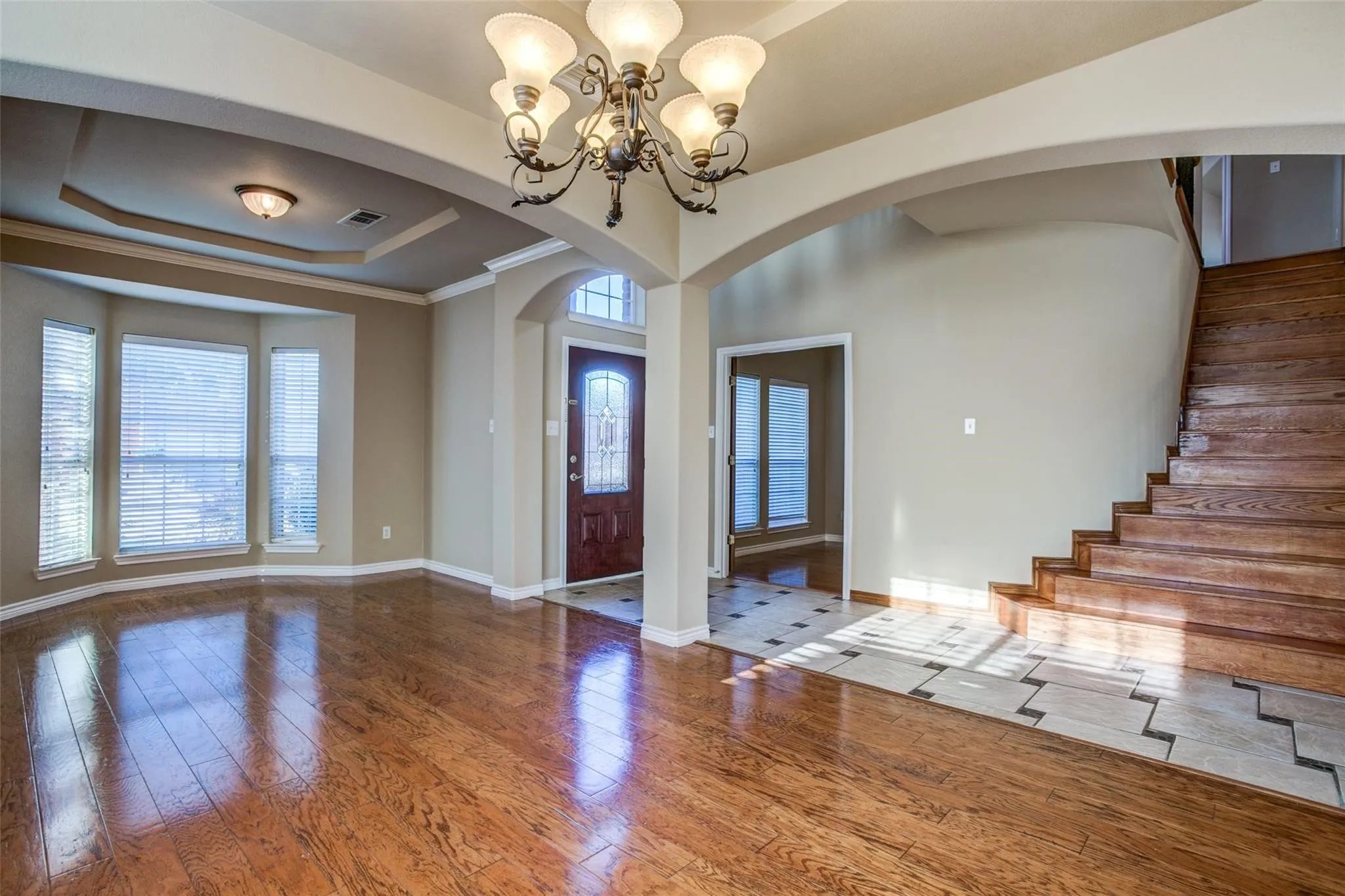 Single Family Residence For Sale in Dallas County , 8406 Royal Montreal Drive, Rowlett, Texas 75089, 5 Bedroom, 4 Bathroom, 2 Garage spaces, 3,214 Sqft, built in 2003, mls#21386703, Real Estate Agent in Rowlett, Homes For Sale in Dallas county, Homes For Sale in Rowlett, Realtor in Rowlett Texas, Real Estate Brokerage Independent Realty Texas, Luminita Cordes Realtor