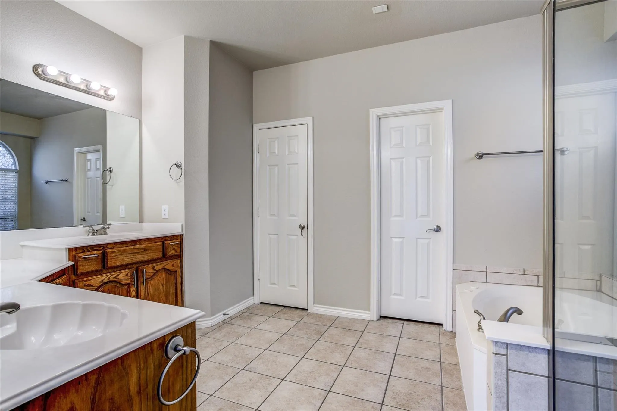 Single Family Residence For Sale in Dallas County , 8406 Royal Montreal Drive, Rowlett, Texas 75089, 5 Bedroom, 4 Bathroom, 2 Garage spaces, 3,214 Sqft, built in 2003, mls#21386703, Real Estate Agent in Rowlett, Homes For Sale in Dallas county, Homes For Sale in Rowlett, Realtor in Rowlett Texas, Real Estate Brokerage Independent Realty Texas, Luminita Cordes Realtor