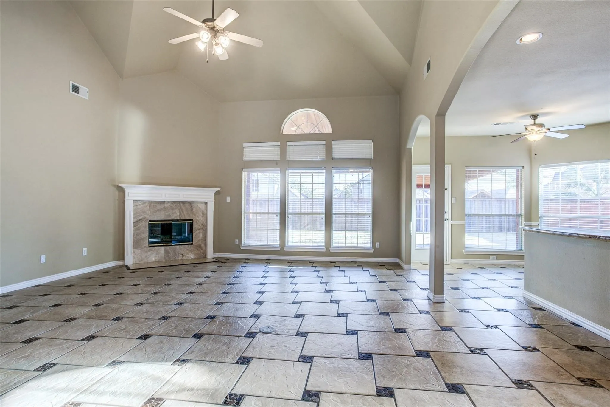 Single Family Residence For Sale in Dallas County , 8406 Royal Montreal Drive, Rowlett, Texas 75089, 5 Bedroom, 4 Bathroom, 2 Garage spaces, 3,214 Sqft, built in 2003, mls#21386703, Real Estate Agent in Rowlett, Homes For Sale in Dallas county, Homes For Sale in Rowlett, Realtor in Rowlett Texas, Real Estate Brokerage Independent Realty Texas, Luminita Cordes Realtor