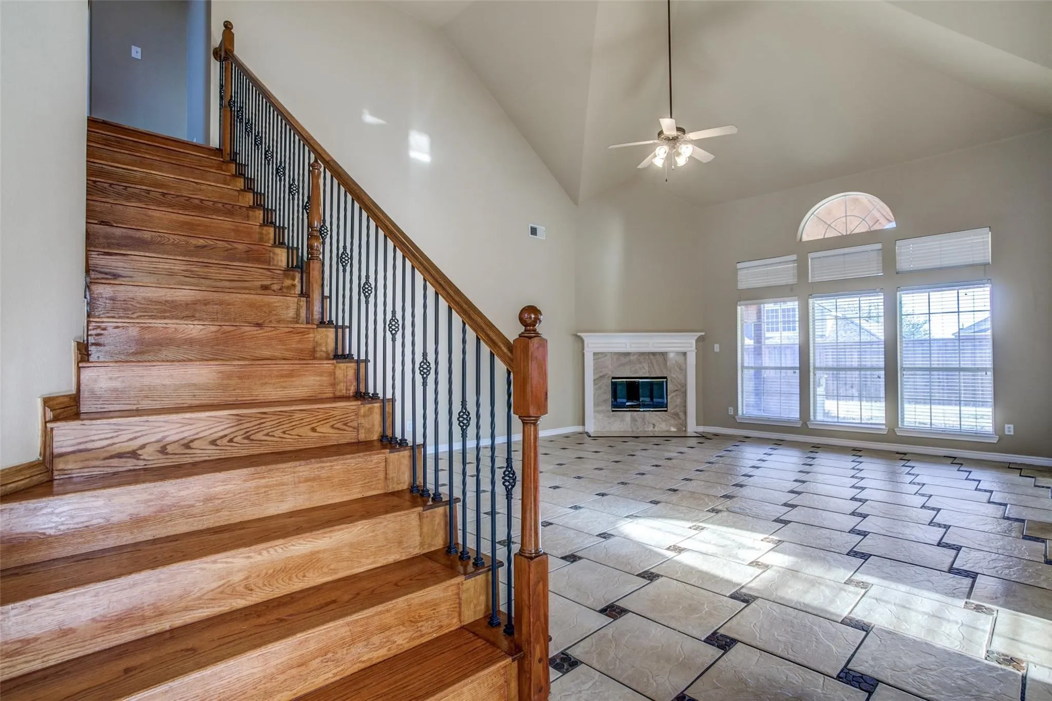 Single Family Residence For Sale in Dallas County , 8406 Royal Montreal Drive, Rowlett, Texas 75089, 5 Bedroom, 4 Bathroom, 2 Garage spaces, 3,214 Sqft, built in 2003, mls#21386703, Real Estate Agent in Rowlett, Homes For Sale in Dallas county, Homes For Sale in Rowlett, Realtor in Rowlett Texas, Real Estate Brokerage Independent Realty Texas, Luminita Cordes Realtor