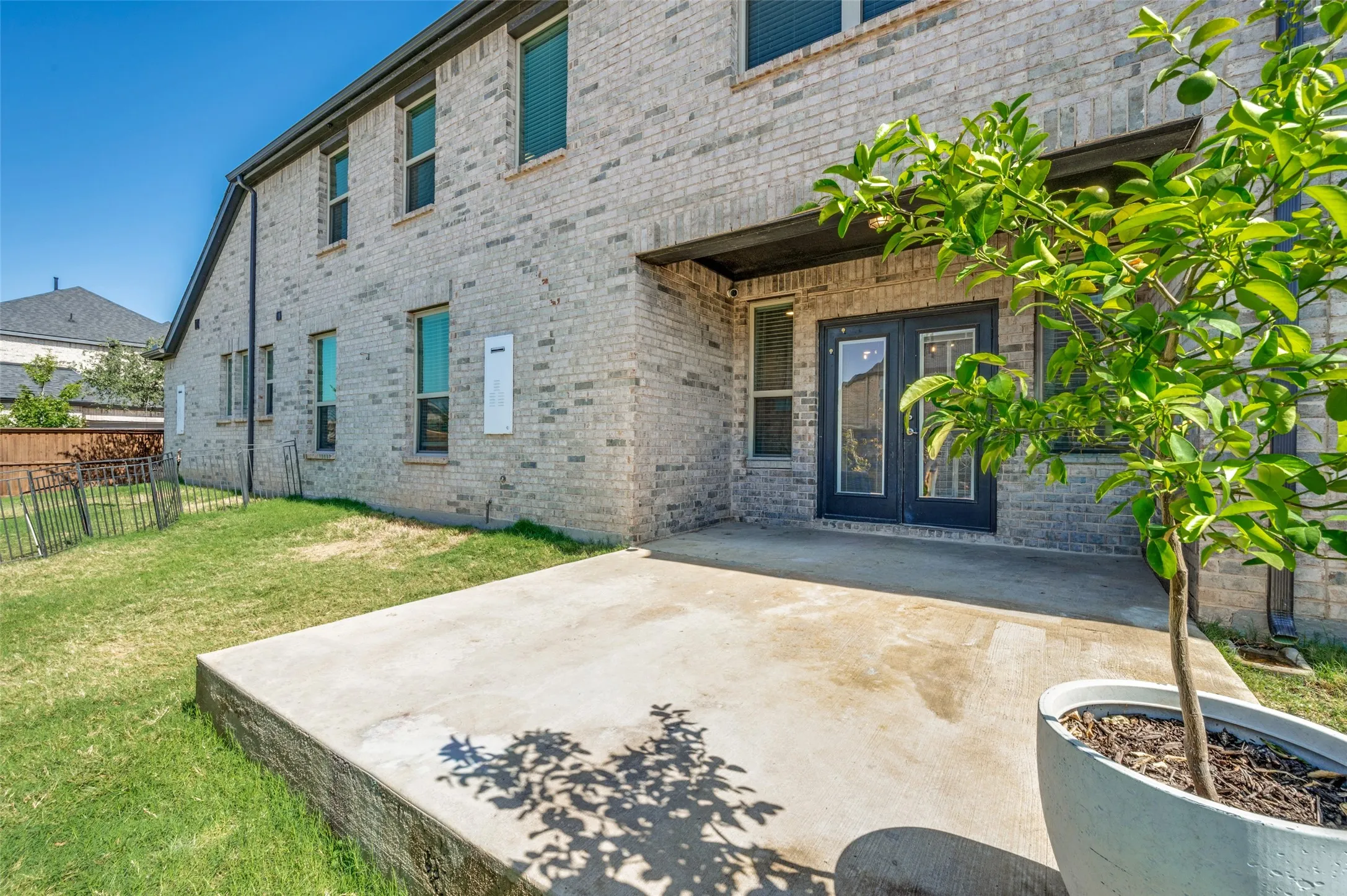 Single Family Residence For Sale in Denton County , 2076 Barx Drive, Little Elm, Texas 75068, 4 Bedroom, 4 Bathroom, 2 Garage spaces, 3,100 Sqft, built in 2022, mls#21386106, Real Estate Agent in Little Elm, Homes For Sale in Denton county, Homes For Sale in Little Elm, Realtor in Little Elm Texas, Real Estate Brokerage Independent Realty Texas, Luminita Cordes Realtor