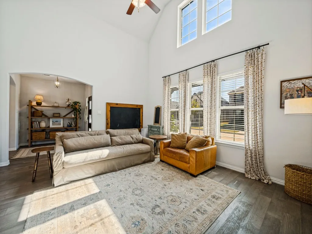 Single Family Residence For Sale in Denton County , 2076 Barx Drive, Little Elm, Texas 75068, 4 Bedroom, 4 Bathroom, 2 Garage spaces, 3,100 Sqft, built in 2022, mls#21386106, Real Estate Agent in Little Elm, Homes For Sale in Denton county, Homes For Sale in Little Elm, Realtor in Little Elm Texas, Real Estate Brokerage Independent Realty Texas, Luminita Cordes Realtor