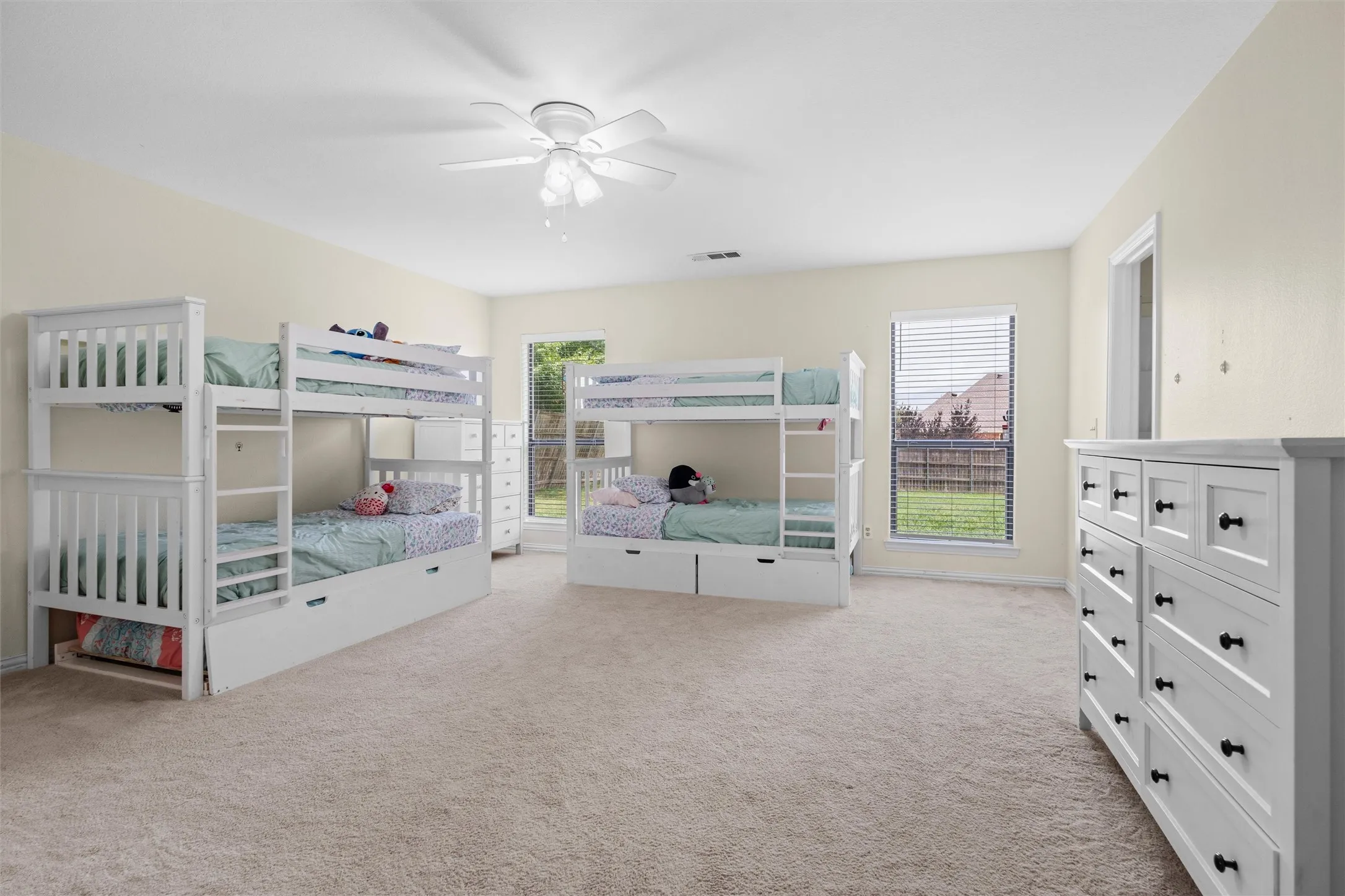 Single Family Residence For Sale in Ellis County , 7241 Colwell Drive, Midlothian, Texas 76065, 6 Bedroom, 3 Bathroom, 2 Garage spaces, 3,189 Sqft, built in 2005, mls#21389519, Real Estate Agent in Midlothian, Homes For Sale in Ellis county, Homes For Sale in Midlothian, Realtor in Midlothian Texas, Real Estate Brokerage Independent Realty Texas, Luminita Cordes Realtor