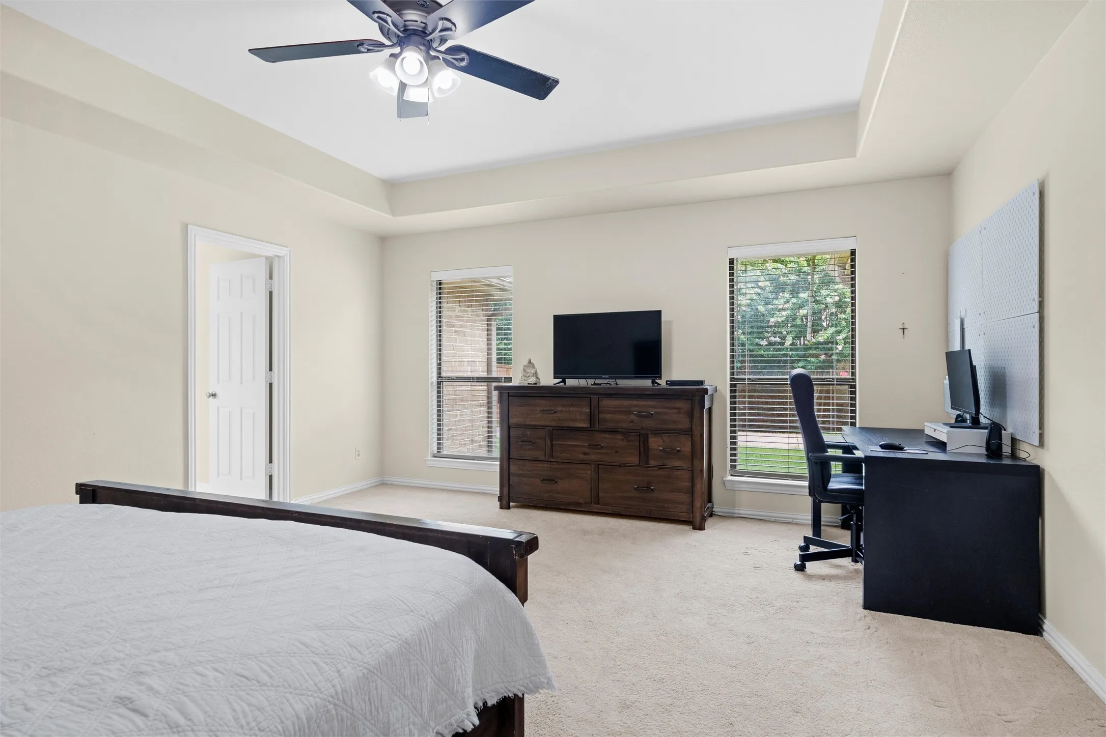 Single Family Residence For Sale in Ellis County , 7241 Colwell Drive, Midlothian, Texas 76065, 6 Bedroom, 3 Bathroom, 2 Garage spaces, 3,189 Sqft, built in 2005, mls#21389519, Real Estate Agent in Midlothian, Homes For Sale in Ellis county, Homes For Sale in Midlothian, Realtor in Midlothian Texas, Real Estate Brokerage Independent Realty Texas, Luminita Cordes Realtor