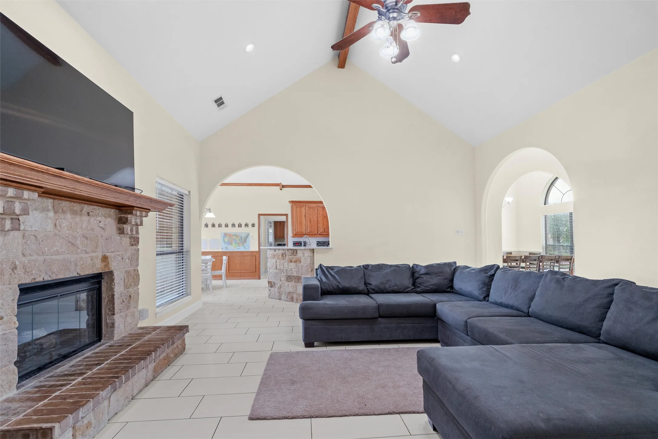 Single Family Residence For Sale in Ellis County , 7241 Colwell Drive, Midlothian, Texas 76065, 6 Bedroom, 3 Bathroom, 2 Garage spaces, 3,189 Sqft, built in 2005, mls#21389519, Real Estate Agent in Midlothian, Homes For Sale in Ellis county, Homes For Sale in Midlothian, Realtor in Midlothian Texas, Real Estate Brokerage Independent Realty Texas, Luminita Cordes Realtor