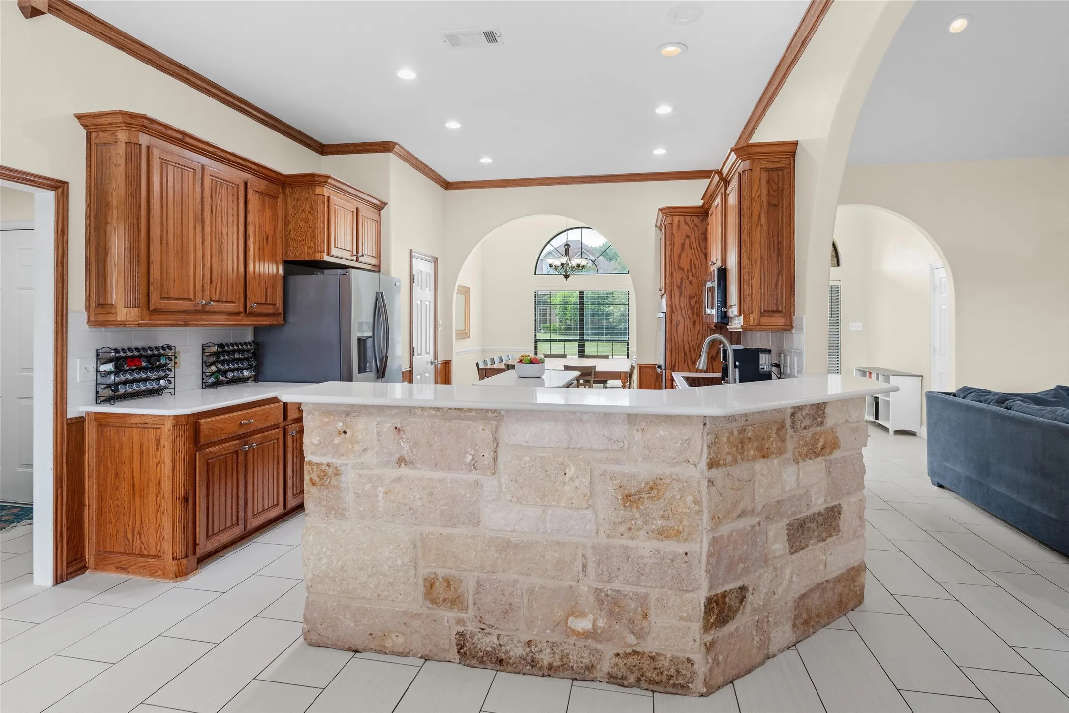 Single Family Residence For Sale in Ellis County , 7241 Colwell Drive, Midlothian, Texas 76065, 6 Bedroom, 3 Bathroom, 2 Garage spaces, 3,189 Sqft, built in 2005, mls#21389519, Real Estate Agent in Midlothian, Homes For Sale in Ellis county, Homes For Sale in Midlothian, Realtor in Midlothian Texas, Real Estate Brokerage Independent Realty Texas, Luminita Cordes Realtor
