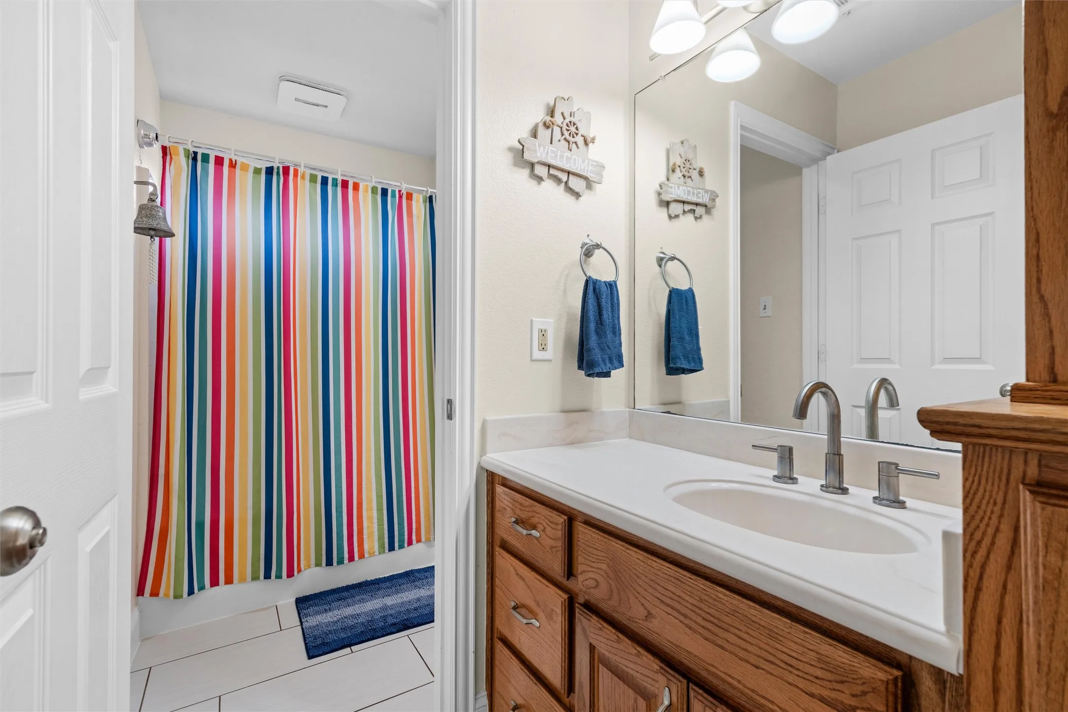 Single Family Residence For Sale in Ellis County , 7241 Colwell Drive, Midlothian, Texas 76065, 6 Bedroom, 3 Bathroom, 2 Garage spaces, 3,189 Sqft, built in 2005, mls#21389519, Real Estate Agent in Midlothian, Homes For Sale in Ellis county, Homes For Sale in Midlothian, Realtor in Midlothian Texas, Real Estate Brokerage Independent Realty Texas, Luminita Cordes Realtor