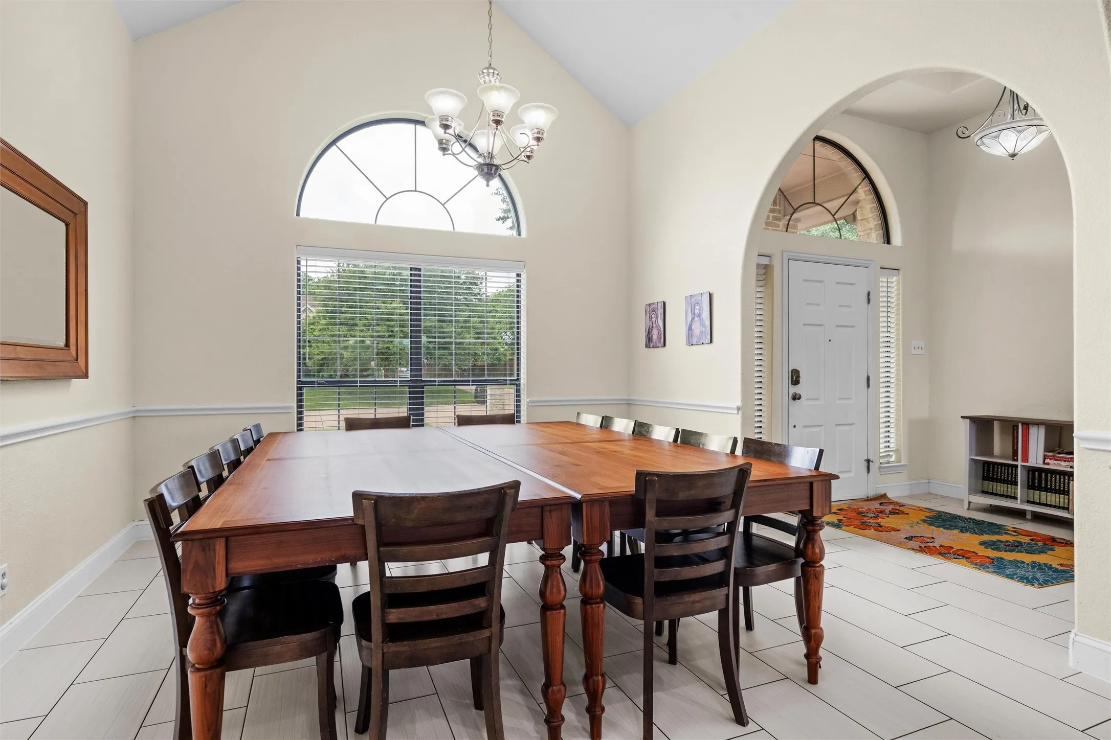 Single Family Residence For Sale in Ellis County , 7241 Colwell Drive, Midlothian, Texas 76065, 6 Bedroom, 3 Bathroom, 2 Garage spaces, 3,189 Sqft, built in 2005, mls#21389519, Real Estate Agent in Midlothian, Homes For Sale in Ellis county, Homes For Sale in Midlothian, Realtor in Midlothian Texas, Real Estate Brokerage Independent Realty Texas, Luminita Cordes Realtor