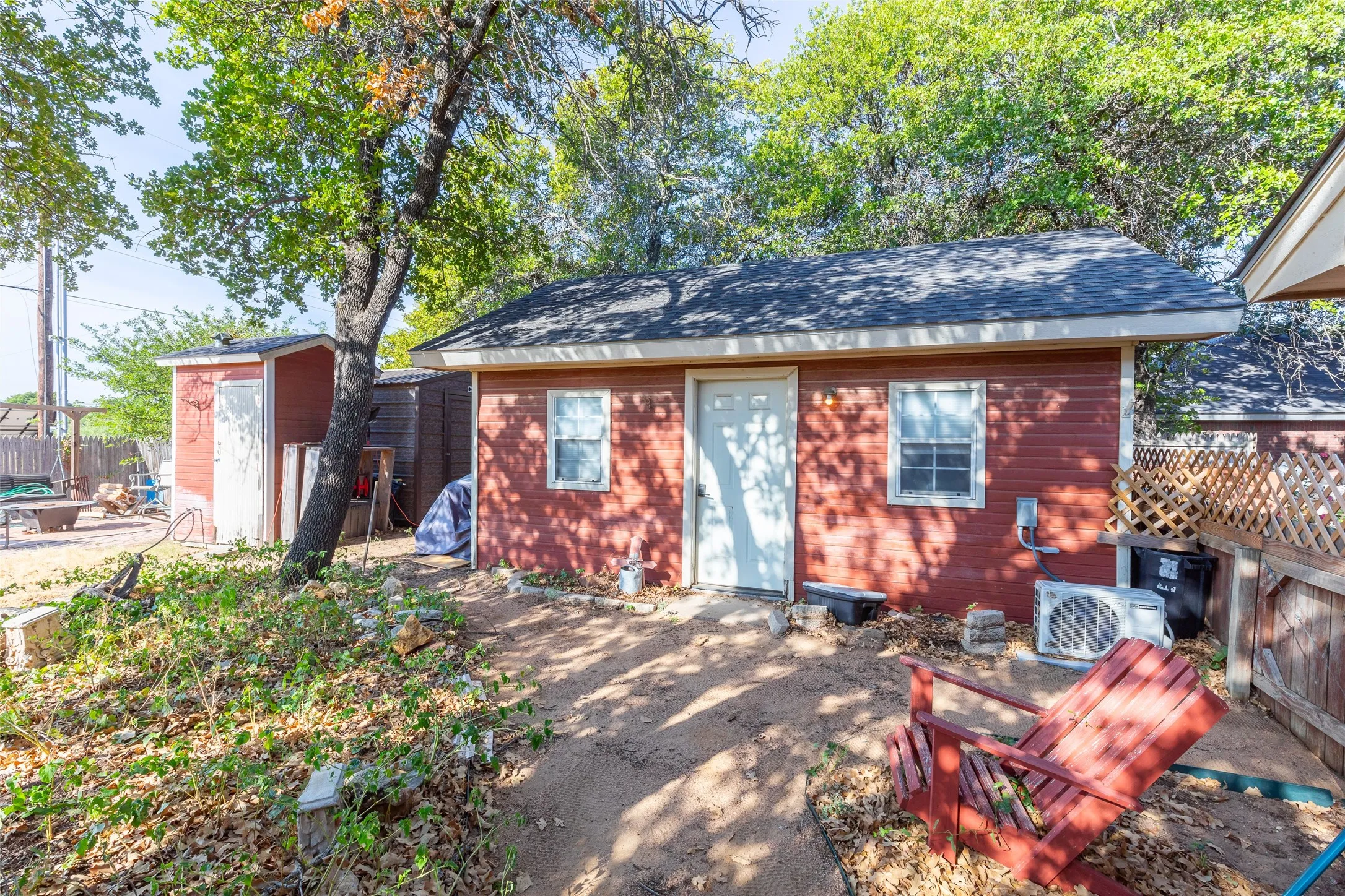 Single Family Residence For Sale in Callahan County , 1807 Sandpiper Drive, Clyde, Texas 79510, 3 Bedroom, 2 Bathroom, 2 Garage spaces, 1,848 Sqft, built in 1996, mls#21389560, Real Estate Agent in Clyde, Homes For Sale in Callahan county, Homes For Sale in Clyde, Realtor in Clyde Texas, Real Estate Brokerage Independent Realty Texas, Luminita Cordes Realtor
