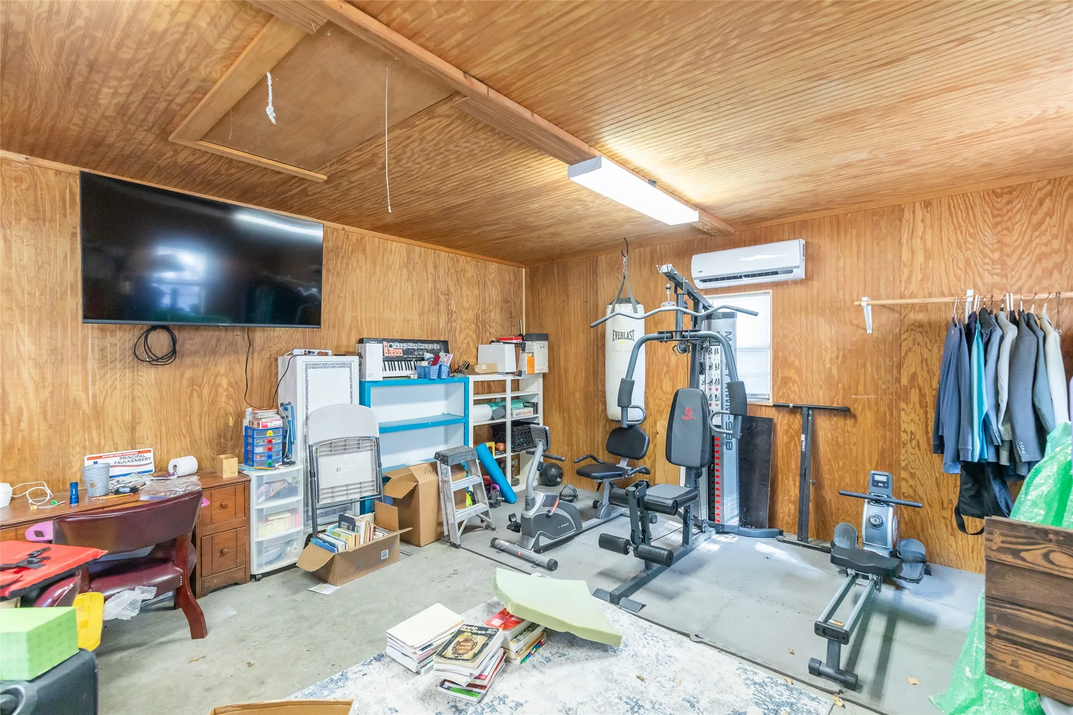 Single Family Residence For Sale in Callahan County , 1807 Sandpiper Drive, Clyde, Texas 79510, 3 Bedroom, 2 Bathroom, 2 Garage spaces, 1,848 Sqft, built in 1996, mls#21389560, Real Estate Agent in Clyde, Homes For Sale in Callahan county, Homes For Sale in Clyde, Realtor in Clyde Texas, Real Estate Brokerage Independent Realty Texas, Luminita Cordes Realtor