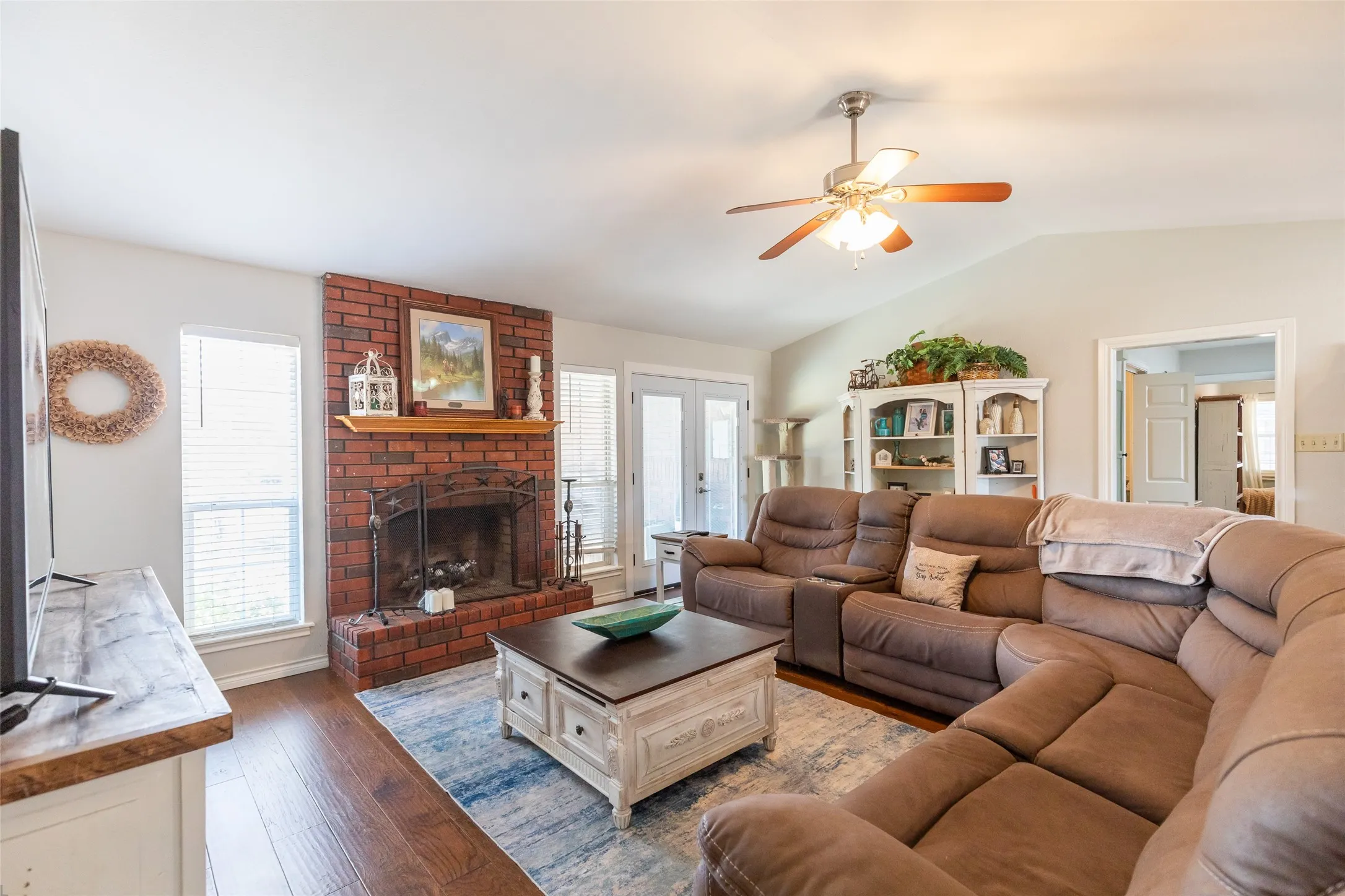 Single Family Residence For Sale in Callahan County , 1807 Sandpiper Drive, Clyde, Texas 79510, 3 Bedroom, 2 Bathroom, 2 Garage spaces, 1,848 Sqft, built in 1996, mls#21389560, Real Estate Agent in Clyde, Homes For Sale in Callahan county, Homes For Sale in Clyde, Realtor in Clyde Texas, Real Estate Brokerage Independent Realty Texas, Luminita Cordes Realtor