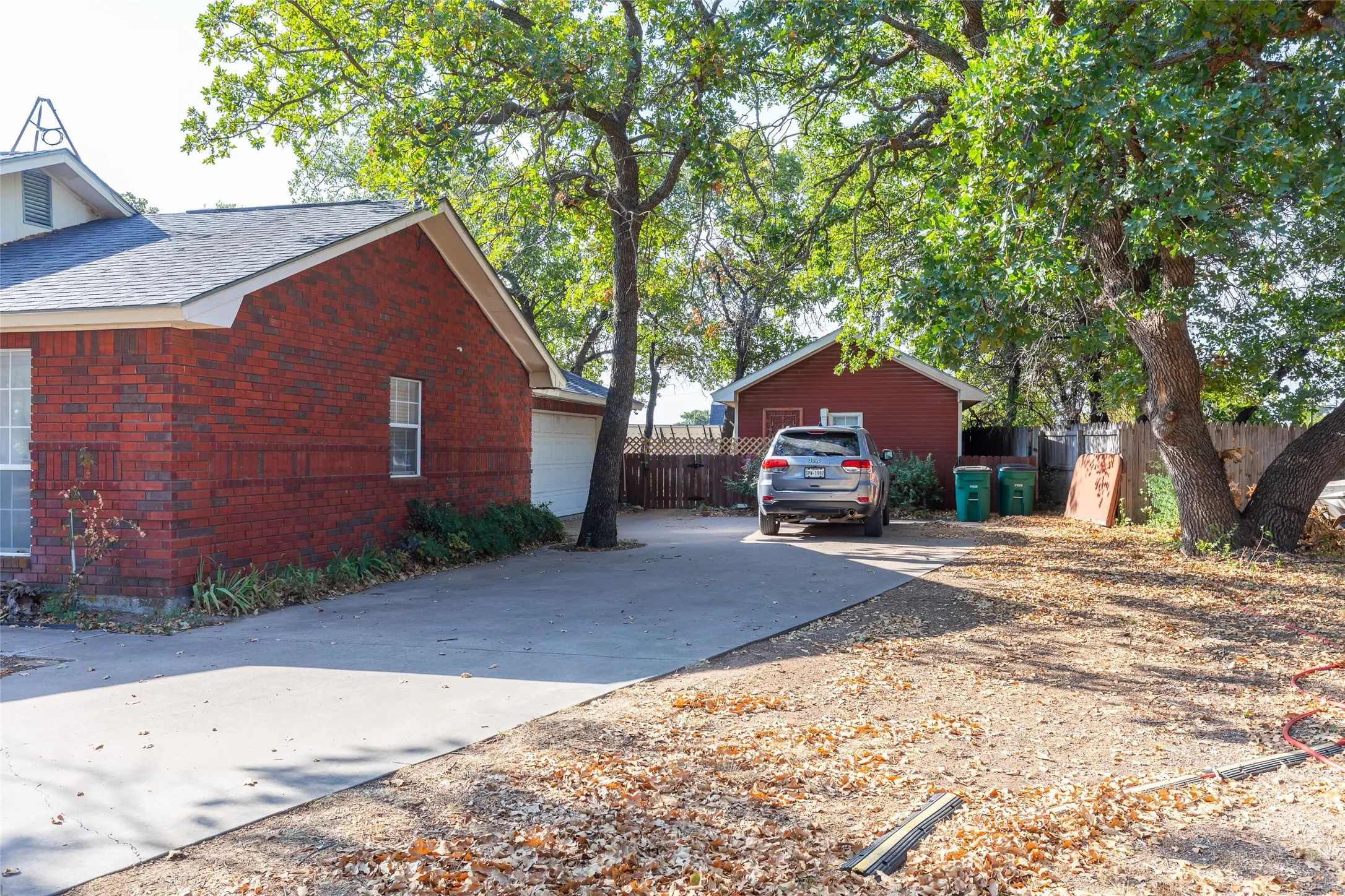 Single Family Residence For Sale in Callahan County , 1807 Sandpiper Drive, Clyde, Texas 79510, 3 Bedroom, 2 Bathroom, 2 Garage spaces, 1,848 Sqft, built in 1996, mls#21389560, Real Estate Agent in Clyde, Homes For Sale in Callahan county, Homes For Sale in Clyde, Realtor in Clyde Texas, Real Estate Brokerage Independent Realty Texas, Luminita Cordes Realtor