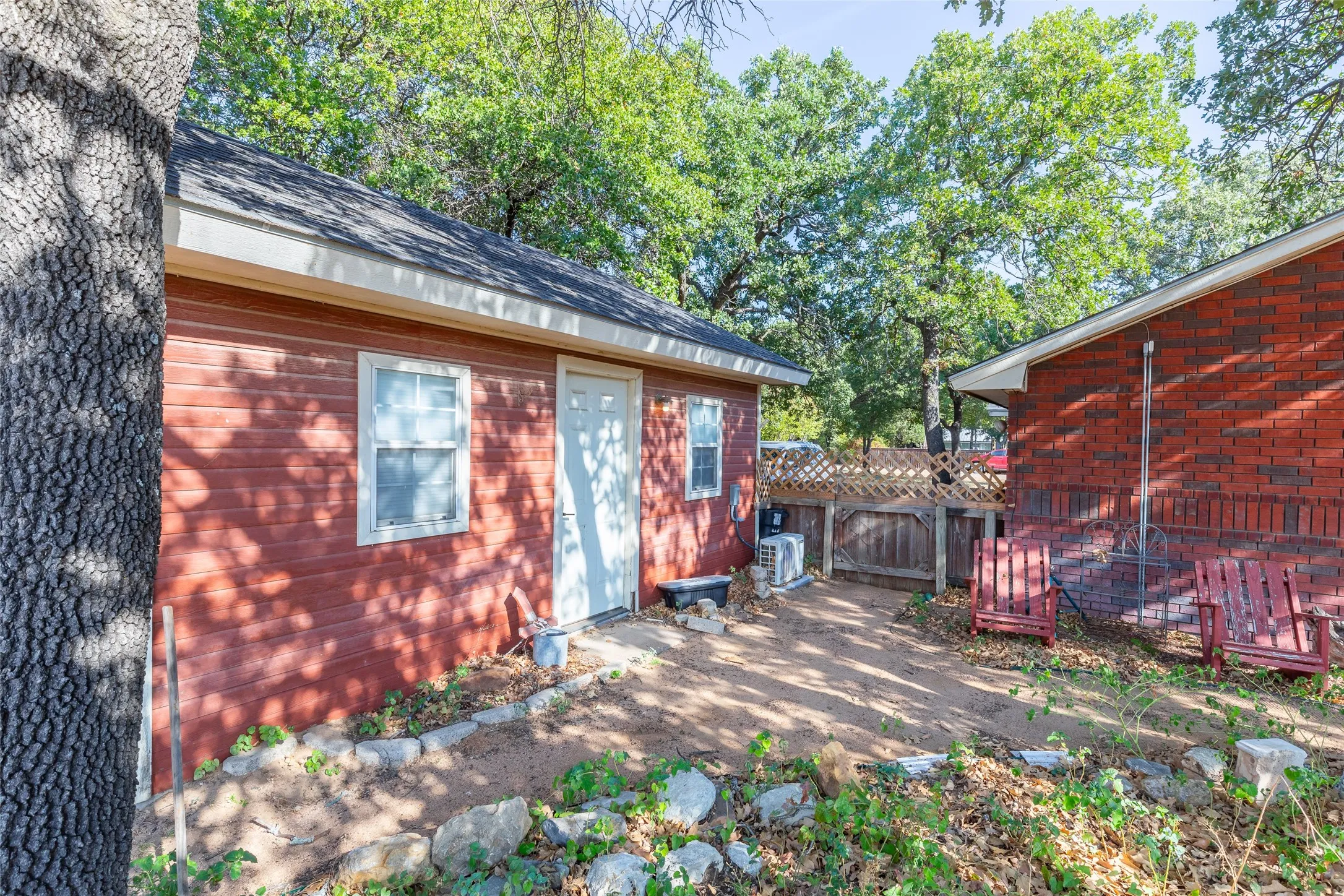 Single Family Residence For Sale in Callahan County , 1807 Sandpiper Drive, Clyde, Texas 79510, 3 Bedroom, 2 Bathroom, 2 Garage spaces, 1,848 Sqft, built in 1996, mls#21389560, Real Estate Agent in Clyde, Homes For Sale in Callahan county, Homes For Sale in Clyde, Realtor in Clyde Texas, Real Estate Brokerage Independent Realty Texas, Luminita Cordes Realtor