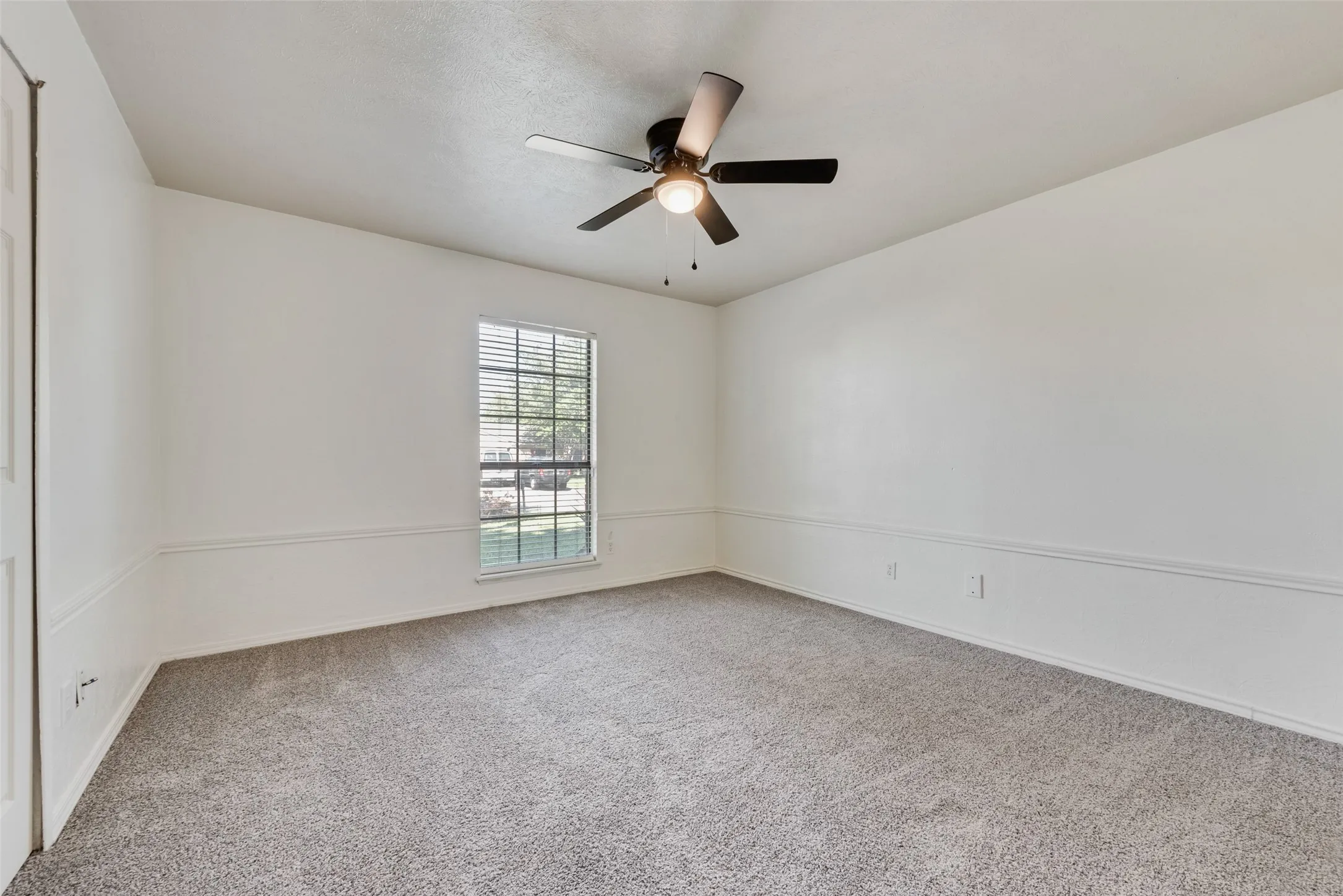 Single Family Residence For Rent in Kaufman County , 515 Forestwood Drive, Forney, Texas 75126, 3 Bedroom, 2 Bathroom, 2 Garage spaces, 1,471 Sqft, built in 1979, mls#21388597, Real Estate Agent in Forney, Homes For Rent in Kaufman county, Homes For Rent in Forney, Realtor in Forney Texas, Real Estate Brokerage Independent Realty Texas, Luminita Cordes Realtor
