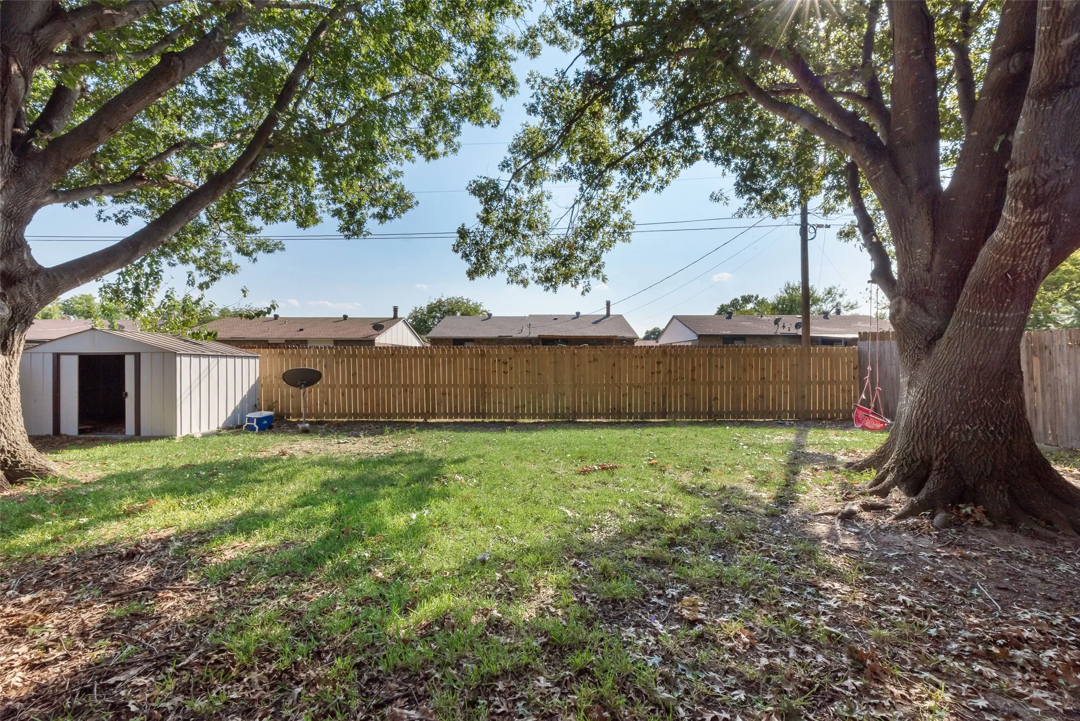 Single Family Residence For Rent in Kaufman County , 515 Forestwood Drive, Forney, Texas 75126, 3 Bedroom, 2 Bathroom, 2 Garage spaces, 1,471 Sqft, built in 1979, mls#21388597, Real Estate Agent in Forney, Homes For Rent in Kaufman county, Homes For Rent in Forney, Realtor in Forney Texas, Real Estate Brokerage Independent Realty Texas, Luminita Cordes Realtor