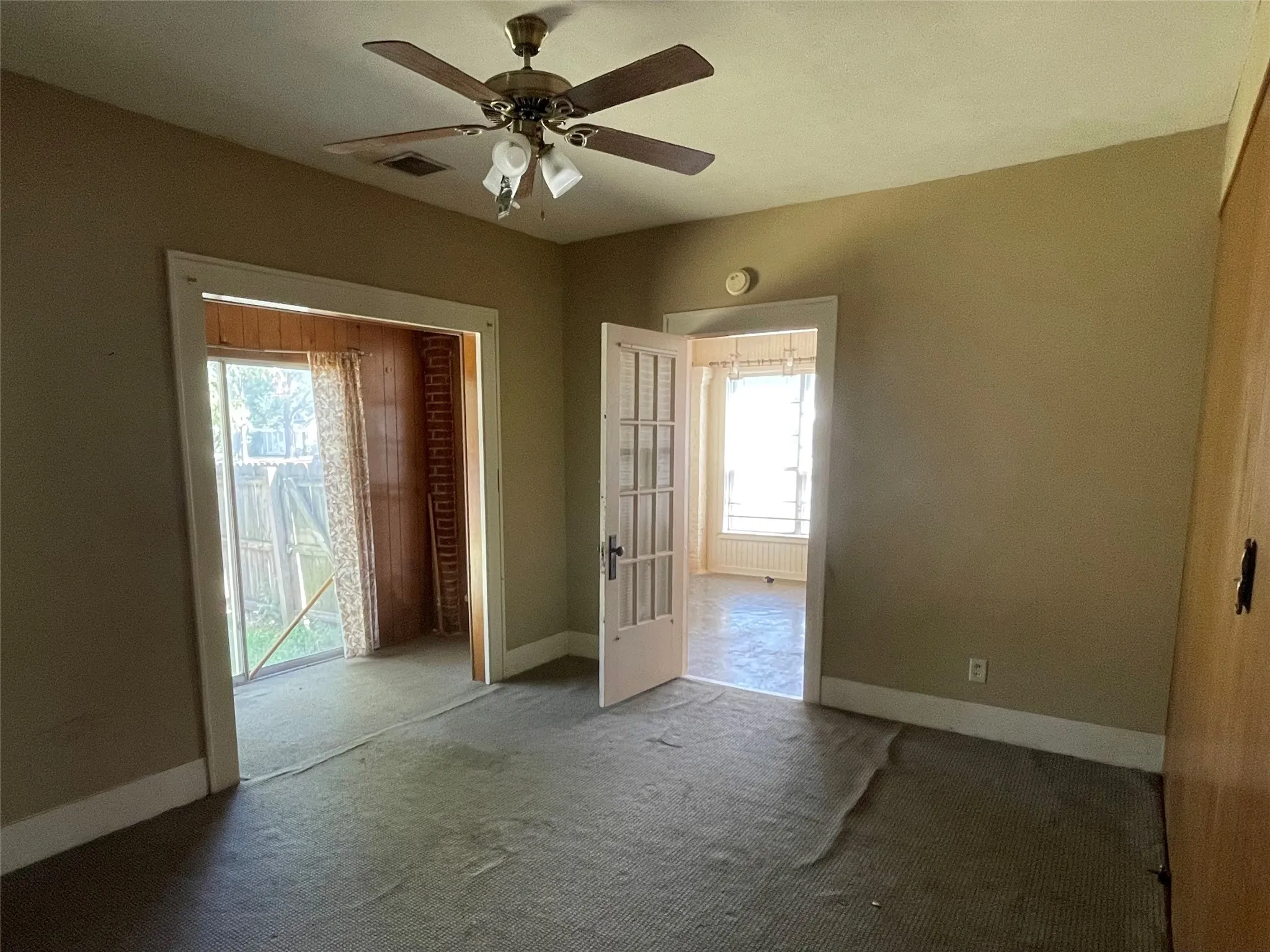 Office For Rent in Henderson County , 411 Corsicana Street E, Athens, Texas 75751, 0, 0, Garage spaces, 0 Sqft, built in 1930, mls#21388132, Real Estate Agent in Athens, Homes For Rent in Henderson county, Homes For Rent in Athens, Realtor in Athens Texas, Real Estate Brokerage Independent Realty Texas, Luminita Cordes Realtor