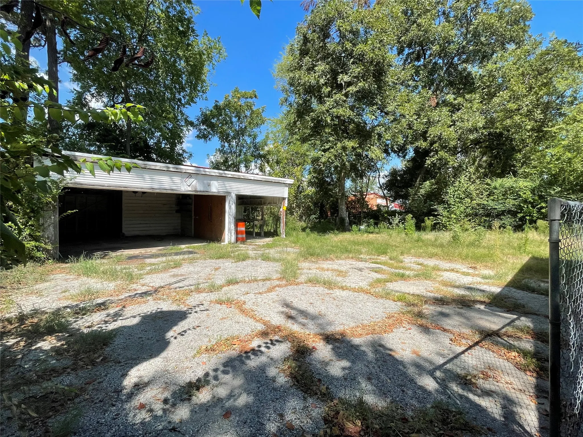 Office For Rent in Henderson County , 411 Corsicana Street E, Athens, Texas 75751, 0, 0, Garage spaces, 0 Sqft, built in 1930, mls#21388132, Real Estate Agent in Athens, Homes For Rent in Henderson county, Homes For Rent in Athens, Realtor in Athens Texas, Real Estate Brokerage Independent Realty Texas, Luminita Cordes Realtor