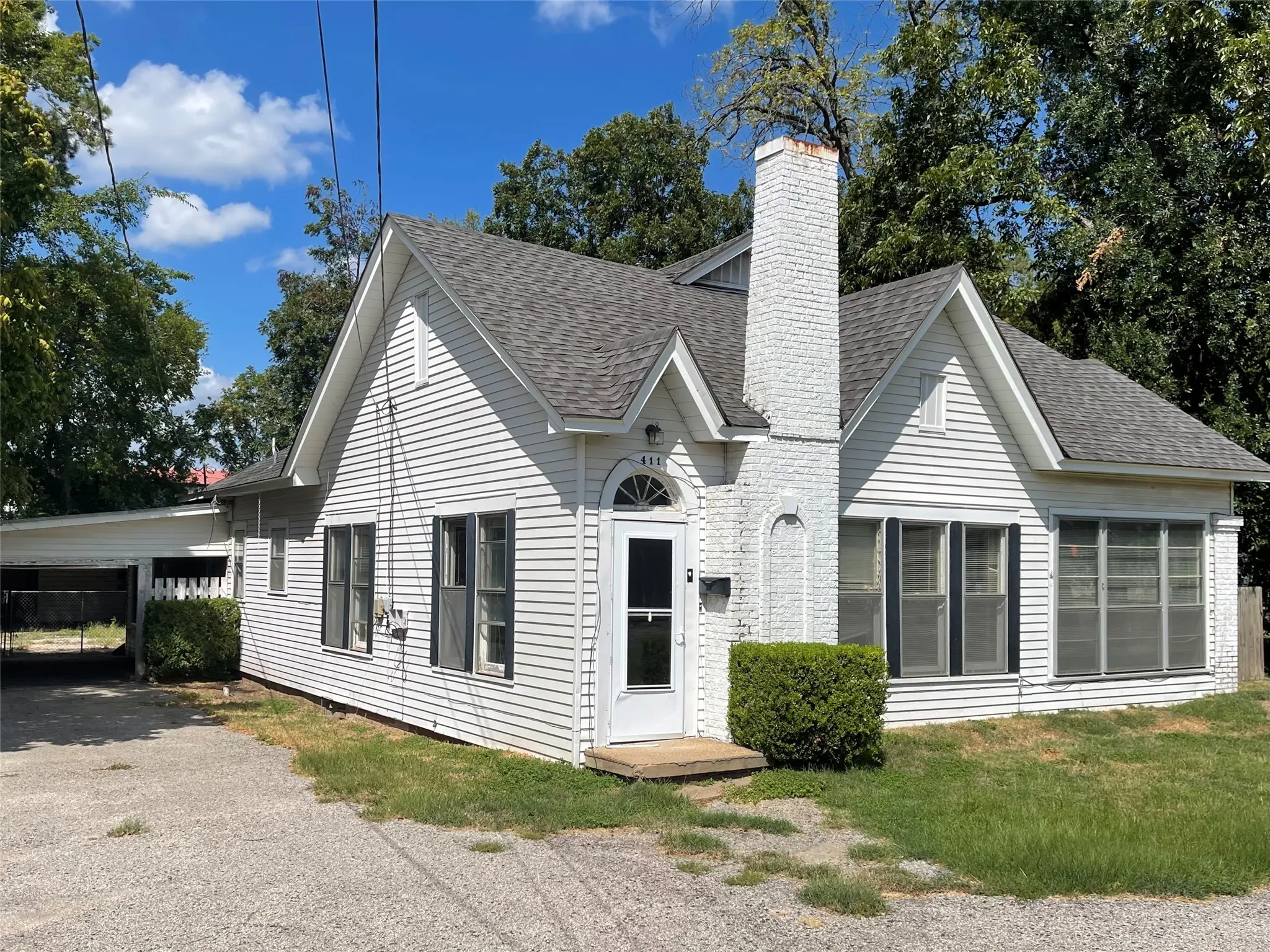 Office For Rent in Henderson County , 411 Corsicana Street E, Athens, Texas 75751, 0, 0, Garage spaces, 0 Sqft, built in 1930, mls#21388132, Real Estate Agent in Athens, Homes For Rent in Henderson county, Homes For Rent in Athens, Realtor in Athens Texas, Real Estate Brokerage Independent Realty Texas, Luminita Cordes Realtor