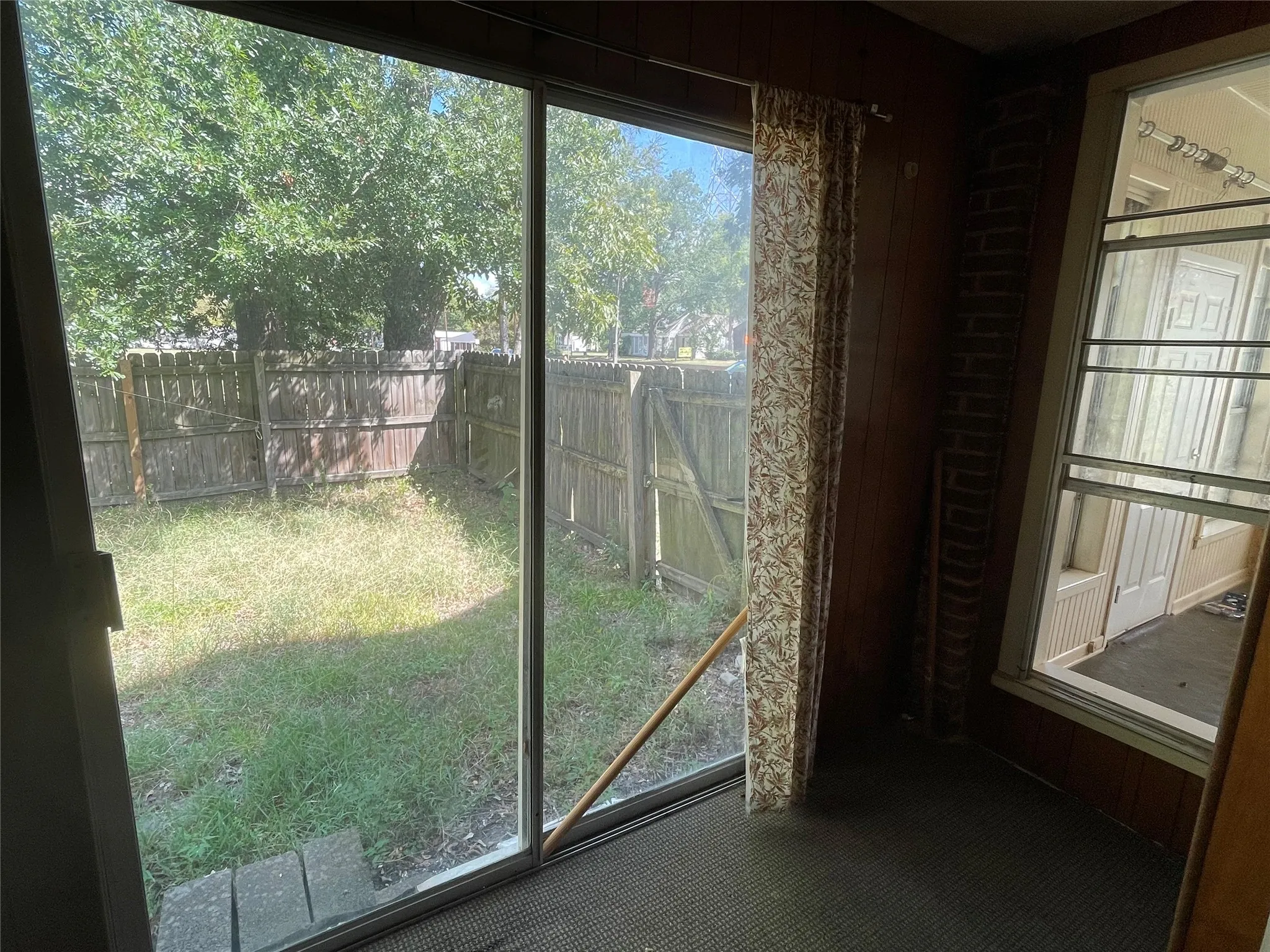 Office For Rent in Henderson County , 411 Corsicana Street E, Athens, Texas 75751, 0, 0, Garage spaces, 0 Sqft, built in 1930, mls#21388132, Real Estate Agent in Athens, Homes For Rent in Henderson county, Homes For Rent in Athens, Realtor in Athens Texas, Real Estate Brokerage Independent Realty Texas, Luminita Cordes Realtor