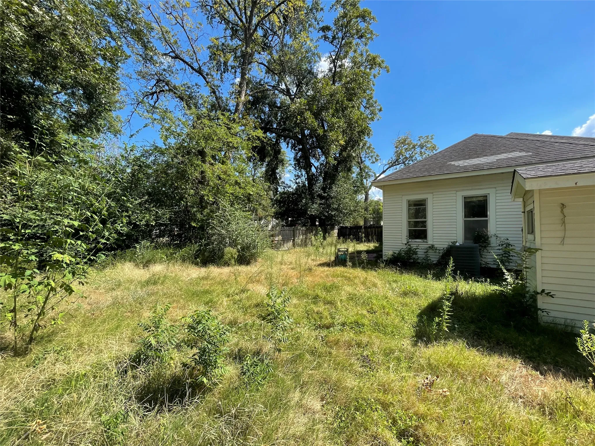 Office For Rent in Henderson County , 411 Corsicana Street E, Athens, Texas 75751, 0, 0, Garage spaces, 0 Sqft, built in 1930, mls#21388132, Real Estate Agent in Athens, Homes For Rent in Henderson county, Homes For Rent in Athens, Realtor in Athens Texas, Real Estate Brokerage Independent Realty Texas, Luminita Cordes Realtor