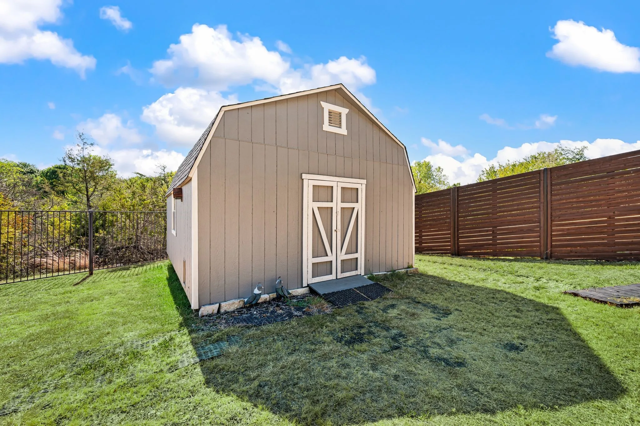 Single Family Residence For Sale in Parker County , 230 Hidden Acres Lane, Weatherford, Texas 76087, 4 Bedroom, 3 Bathroom, 2 Garage spaces, 2,796 Sqft, built in 2001, mls#21389292, Real Estate Agent in Weatherford, Homes For Sale in Parker county, Homes For Sale in Weatherford, Realtor in Weatherford Texas, Real Estate Brokerage Independent Realty Texas, Luminita Cordes Realtor
