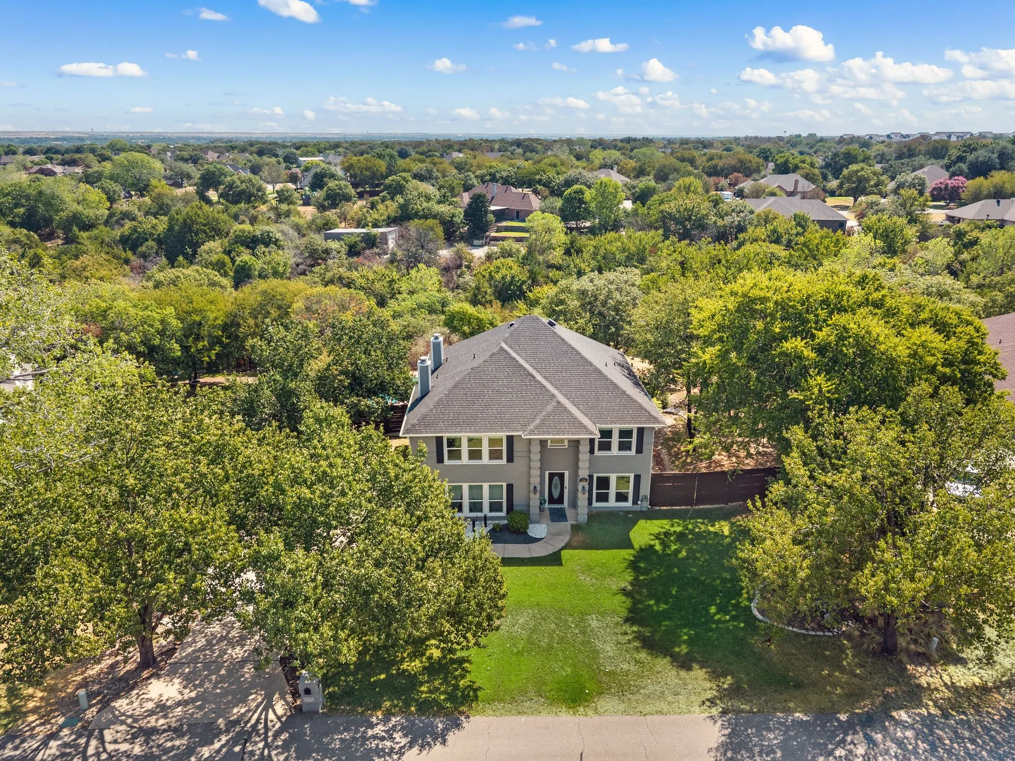 Single Family Residence For Sale in Parker County , 230 Hidden Acres Lane, Weatherford, Texas 76087, 4 Bedroom, 3 Bathroom, 2 Garage spaces, 2,796 Sqft, built in 2001, mls#21389292, Real Estate Agent in Weatherford, Homes For Sale in Parker county, Homes For Sale in Weatherford, Realtor in Weatherford Texas, Real Estate Brokerage Independent Realty Texas, Luminita Cordes Realtor