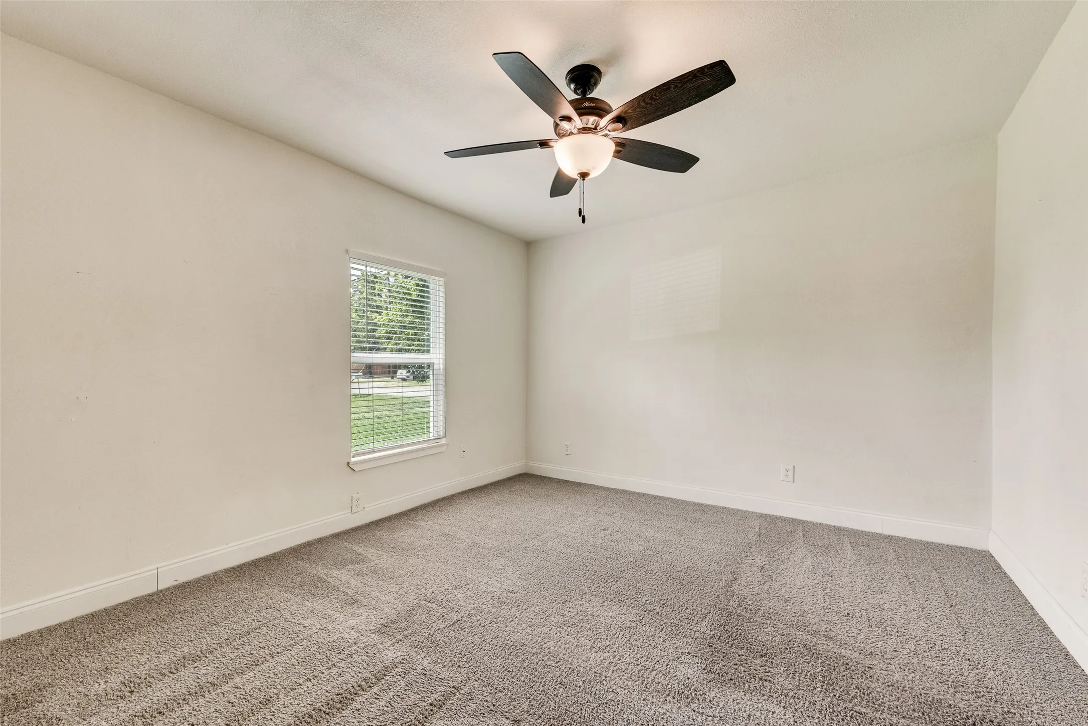Single Family Residence For Rent in Kaufman County , 105 Weaver Street, Forney, Texas 75126, 3 Bedroom, 1 Bathroom, 1 Garage spaces, 1,000 Sqft, built in 1900, mls#21388587, Real Estate Agent in Forney, Homes For Rent in Kaufman county, Homes For Rent in Forney, Realtor in Forney Texas, Real Estate Brokerage Independent Realty Texas, Luminita Cordes Realtor