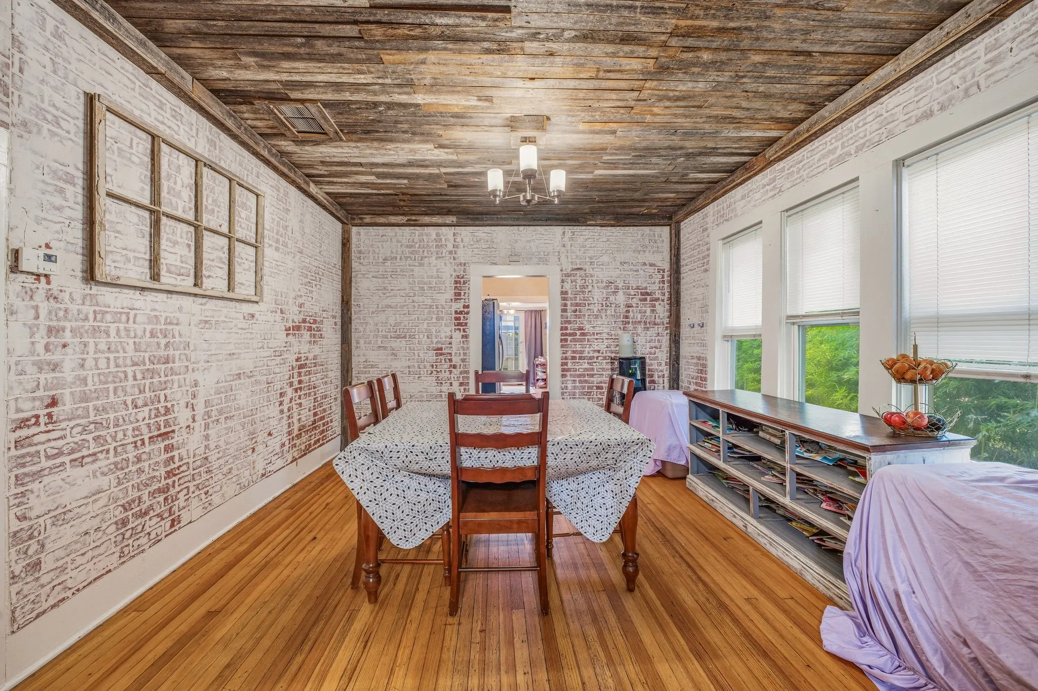 Single Family Residence For Rent in Erath County , 730 N Ollie Street, Stephenville, Texas 76401, 3 Bedroom, 2 Bathroom, Garage spaces, 1,482 Sqft, built in 1925, mls#21389436, Real Estate Agent in Stephenville, Homes For Rent in Erath county, Homes For Rent in Stephenville, Realtor in Stephenville Texas, Real Estate Brokerage Independent Realty Texas, Luminita Cordes Realtor